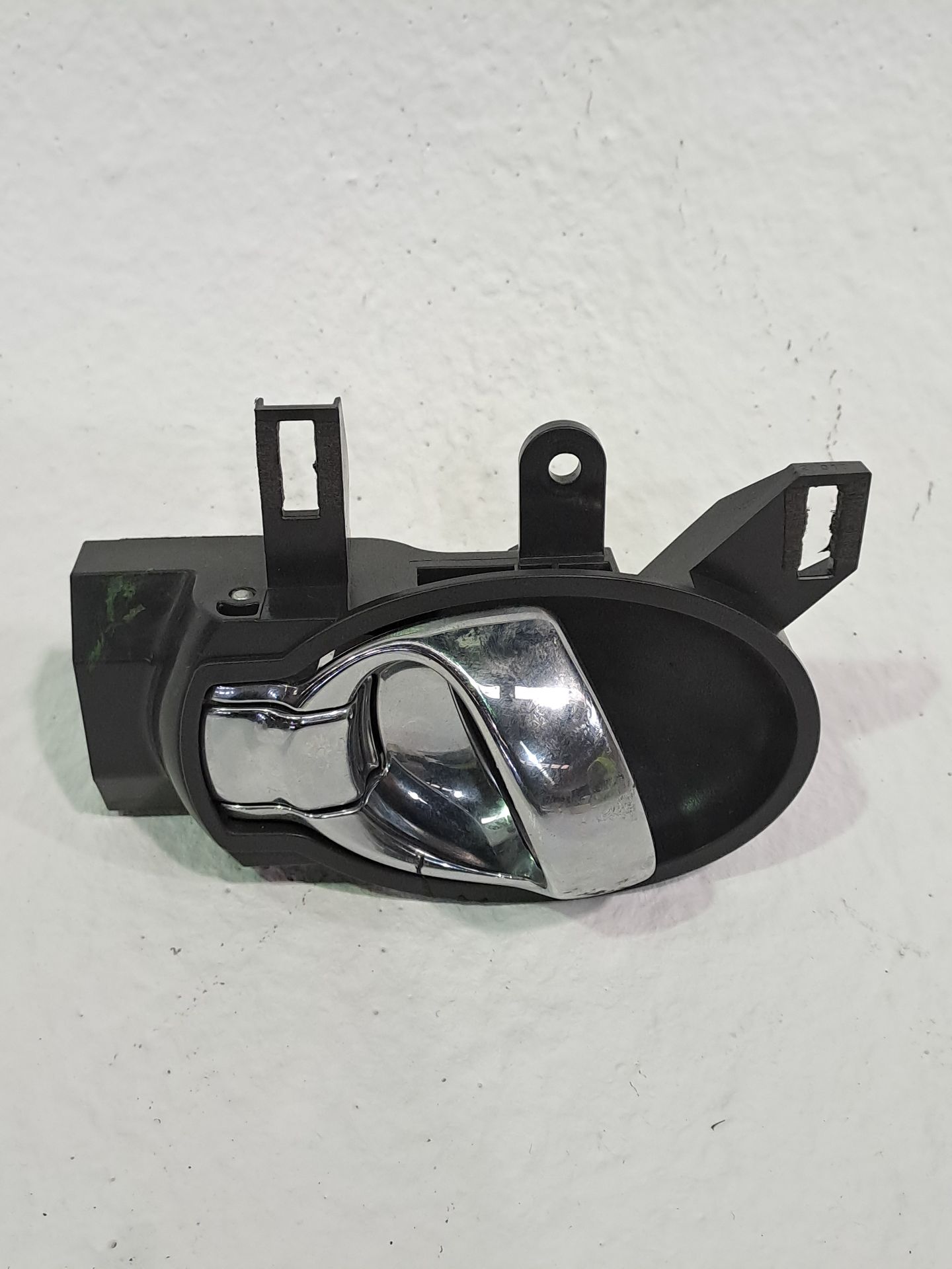 Poignée intérieure avant droite NISSAN MICRA (K13)