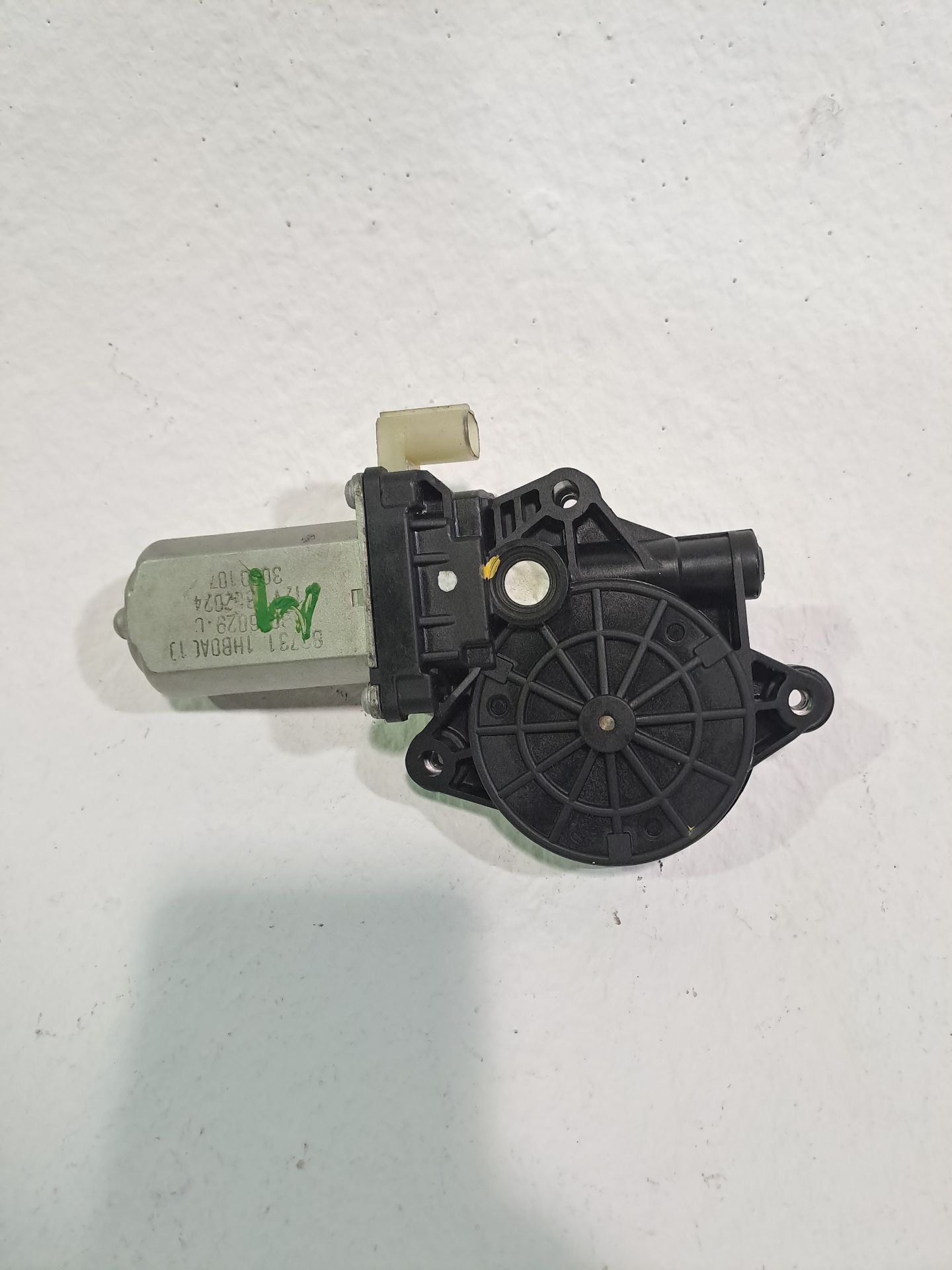 Motor vidro elétrico dianteiro esquerdo NISSAN MICRA (K13)