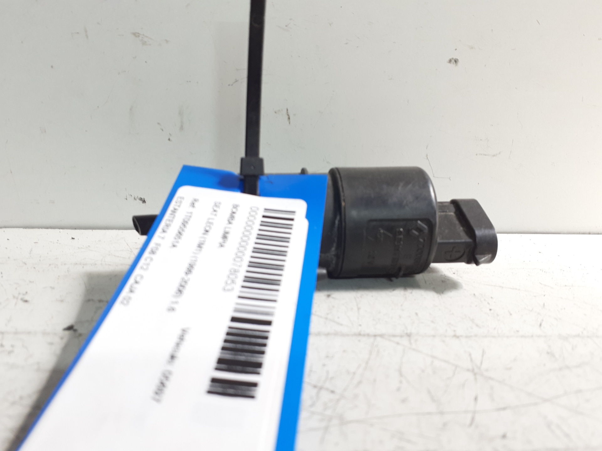 Wischwasserpumpe SEAT LEON (1M1)