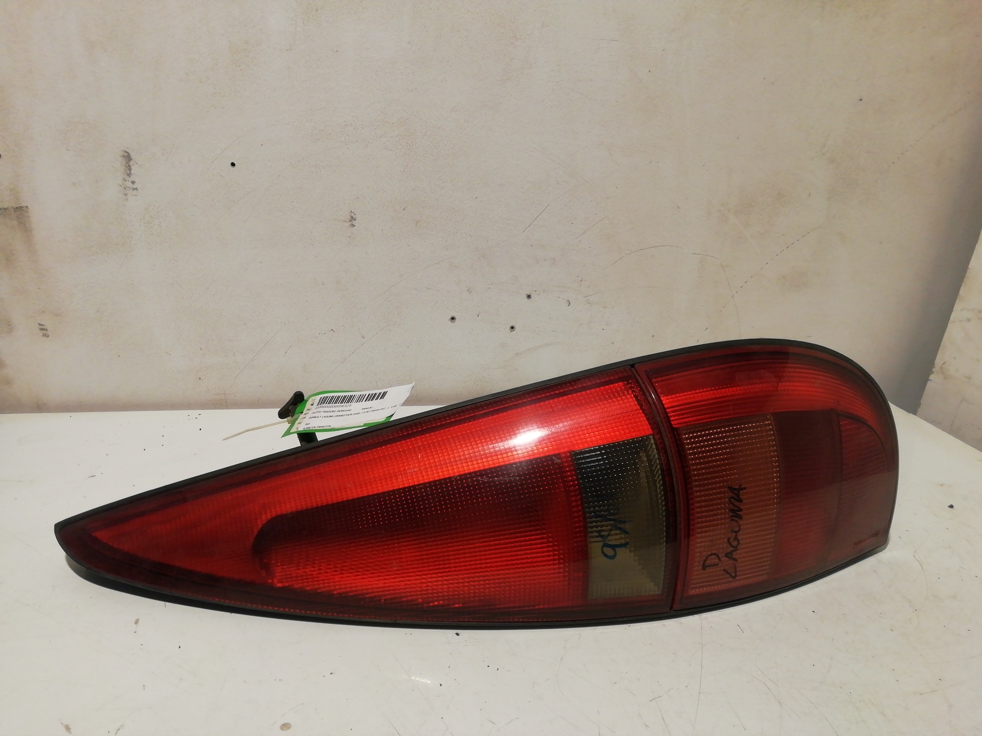 Feu arrière droit RENAULT LAGUNA GRANDTOUR (K56)
