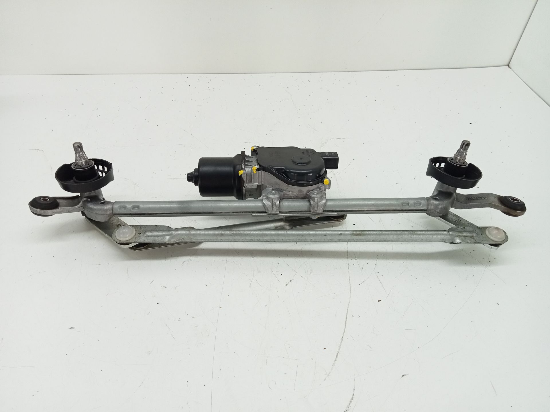 Scheibenwischermotor vorne NISSAN QASHQAI (J11)