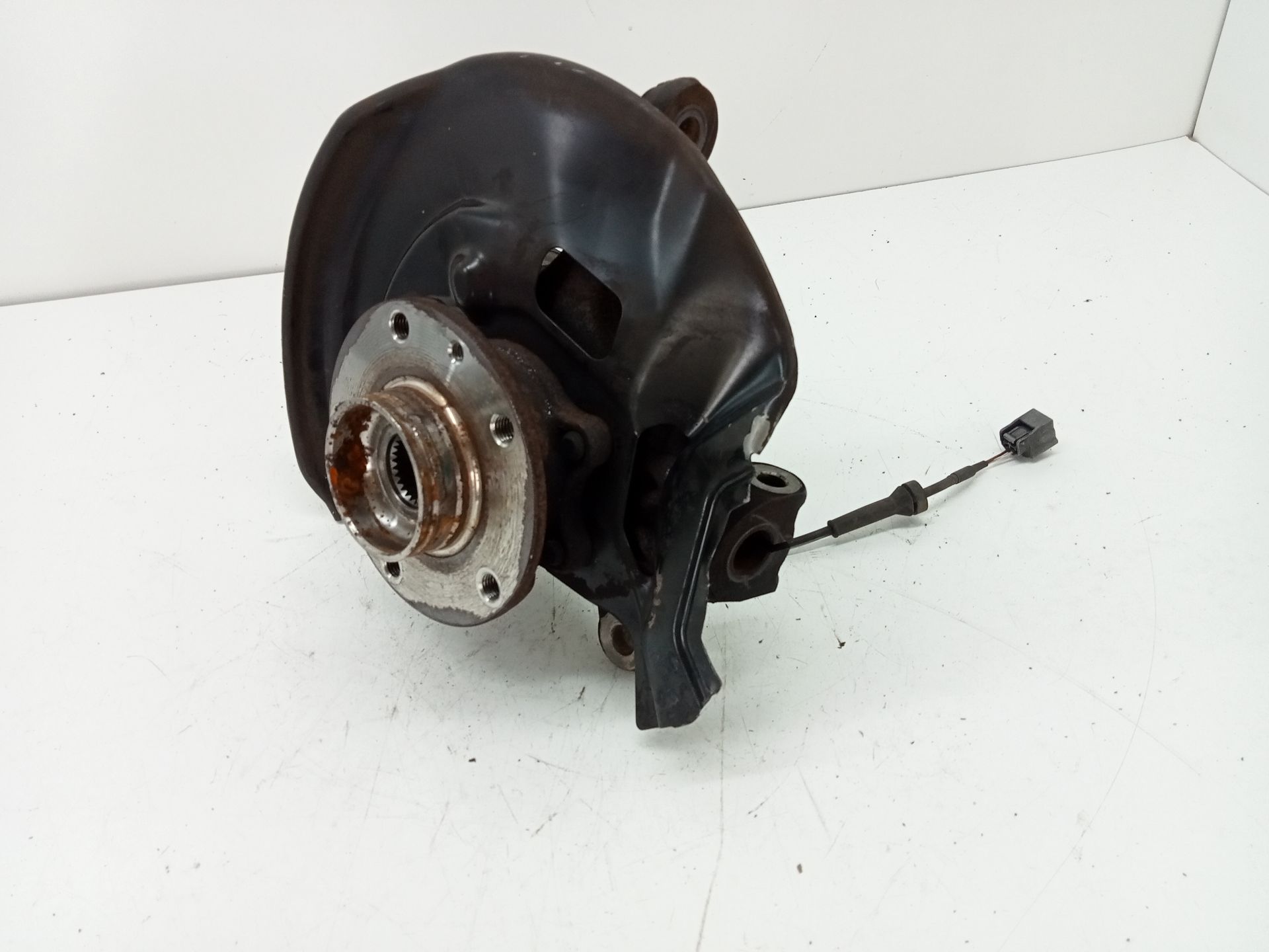Fusée avant gauche NISSAN QASHQAI (J11)