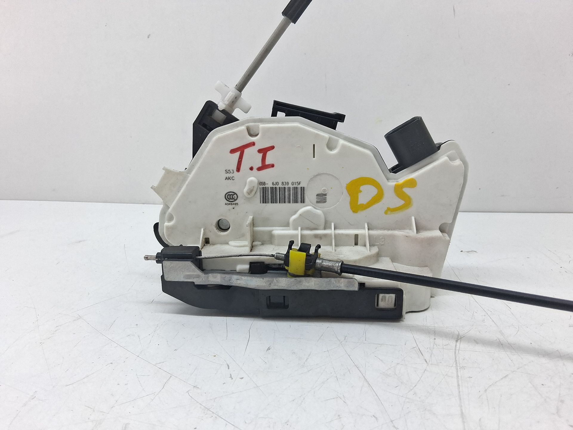Fechadura da porta traseira esquerda SEAT IBIZA IV (6J5, 6P1)