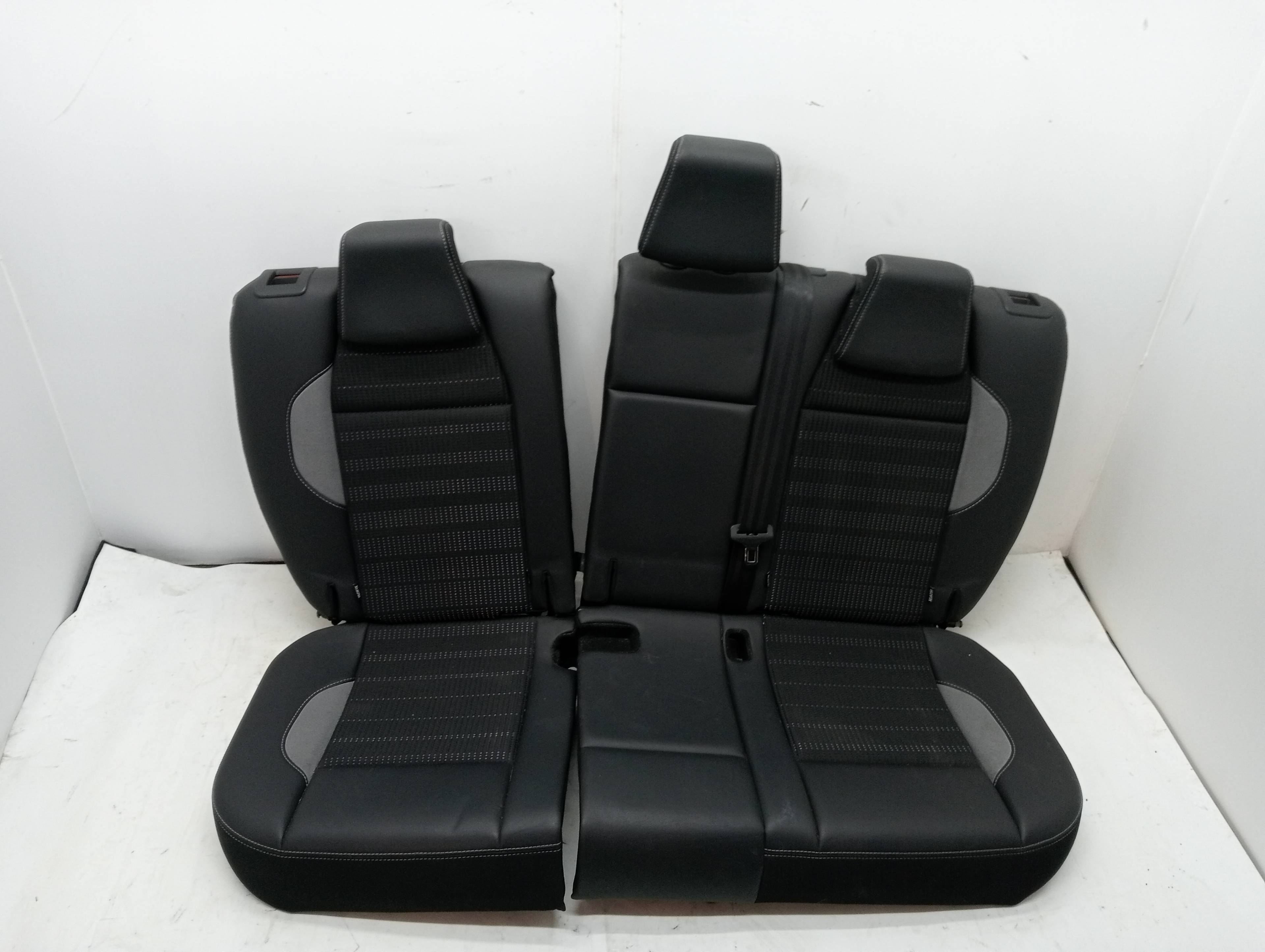 Jeu de sièges complet PEUGEOT 2008 (P1)
