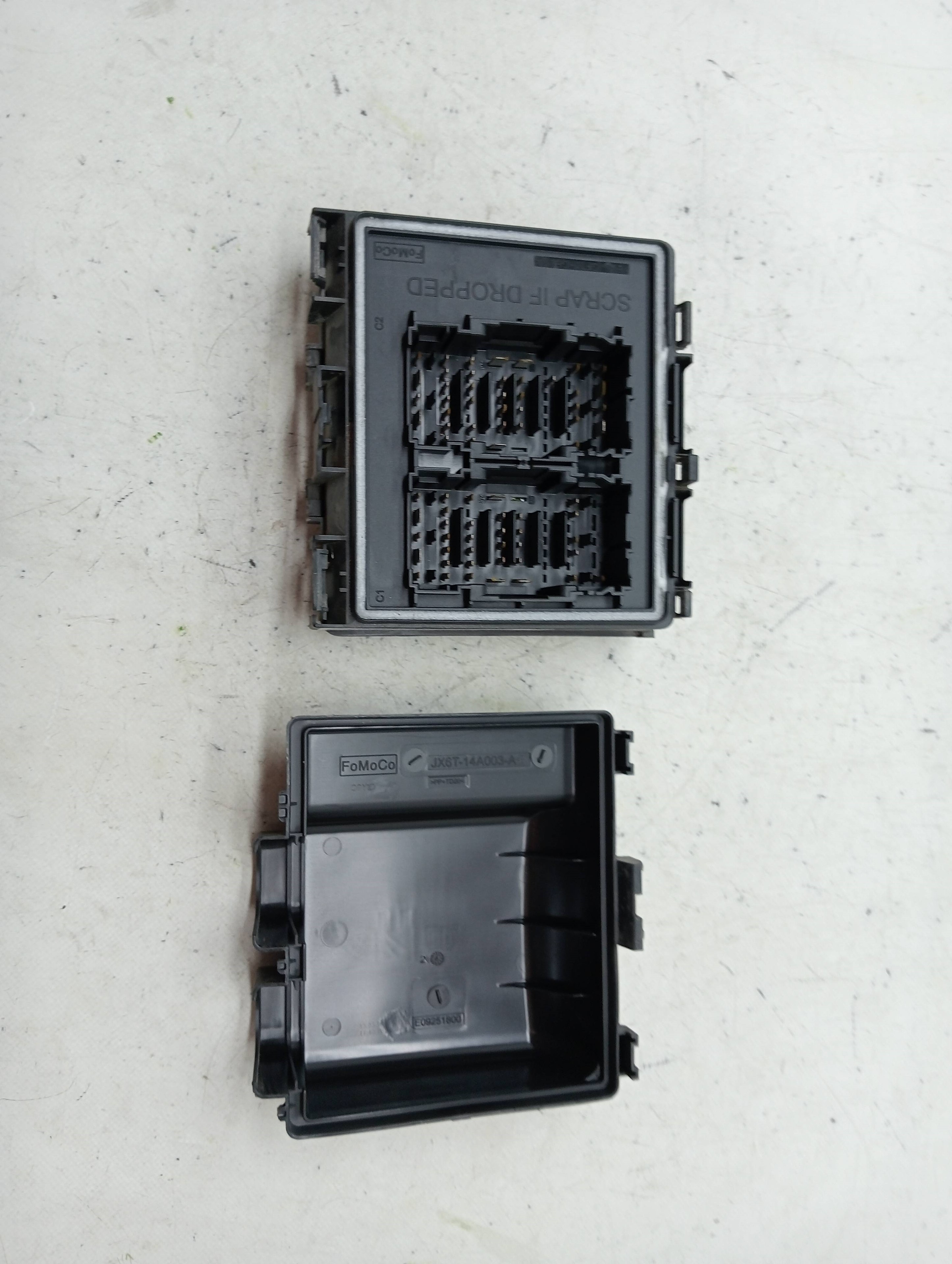 CAJA RELES / FUSIBLES FORD FOCUS
