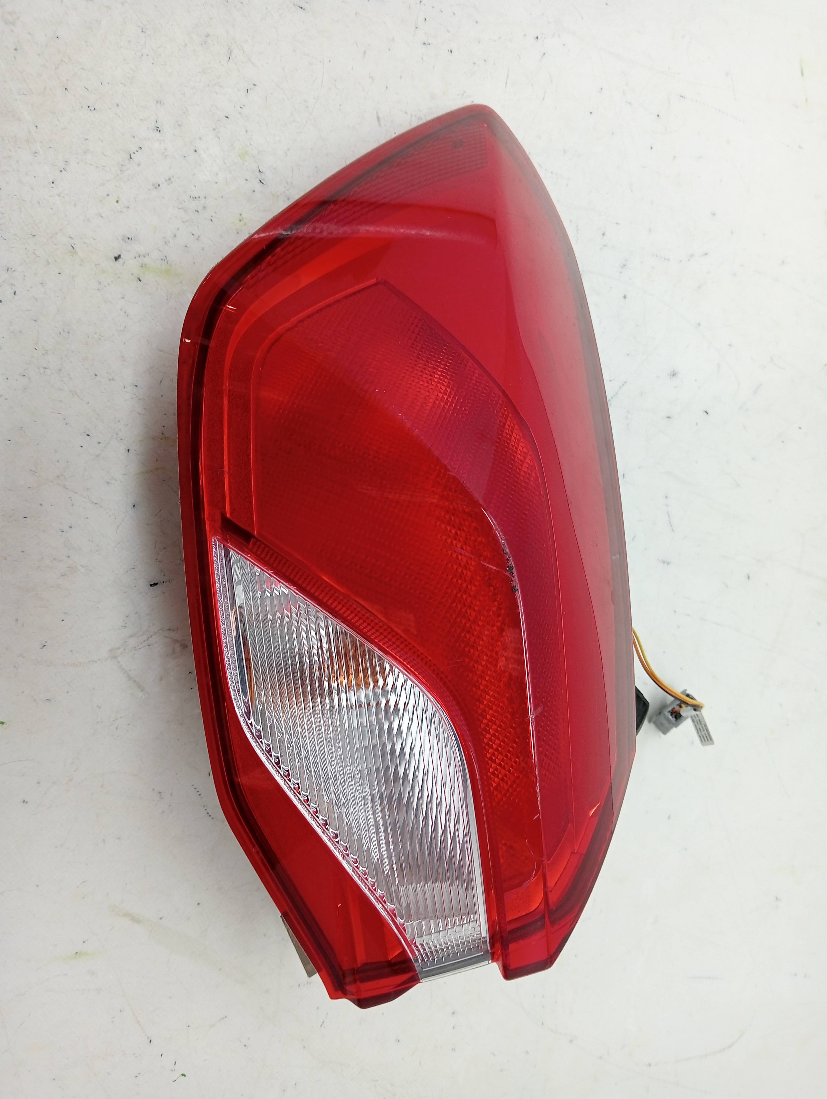 PILOTO TRASERO IZQUIERDO FORD FOCUS