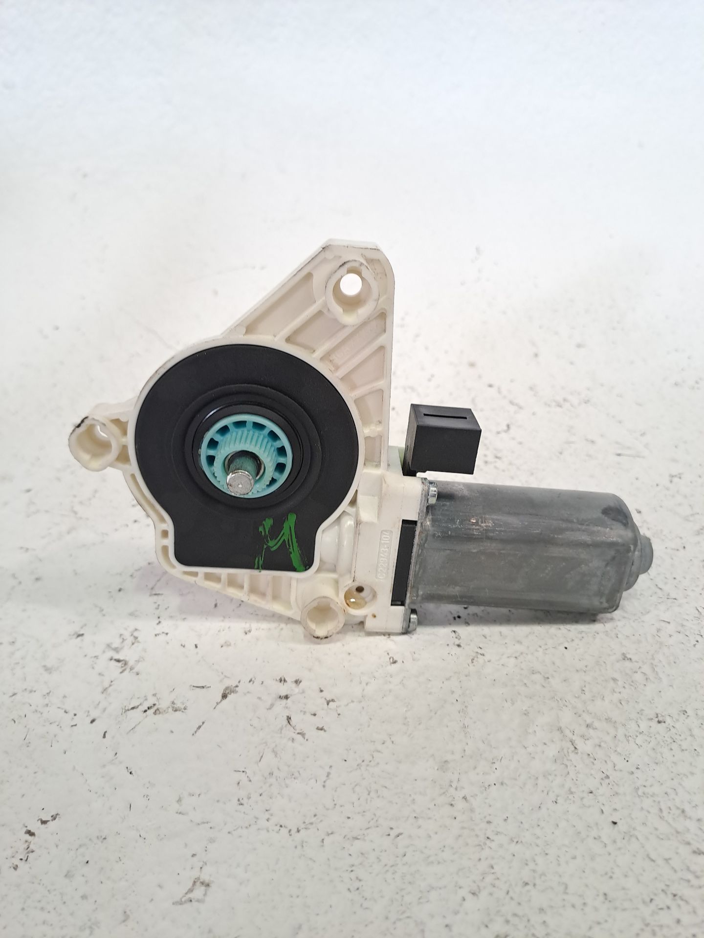 Front Right Window Motor VOLKSWAGEN PASSAT B7 VARIANT (365)