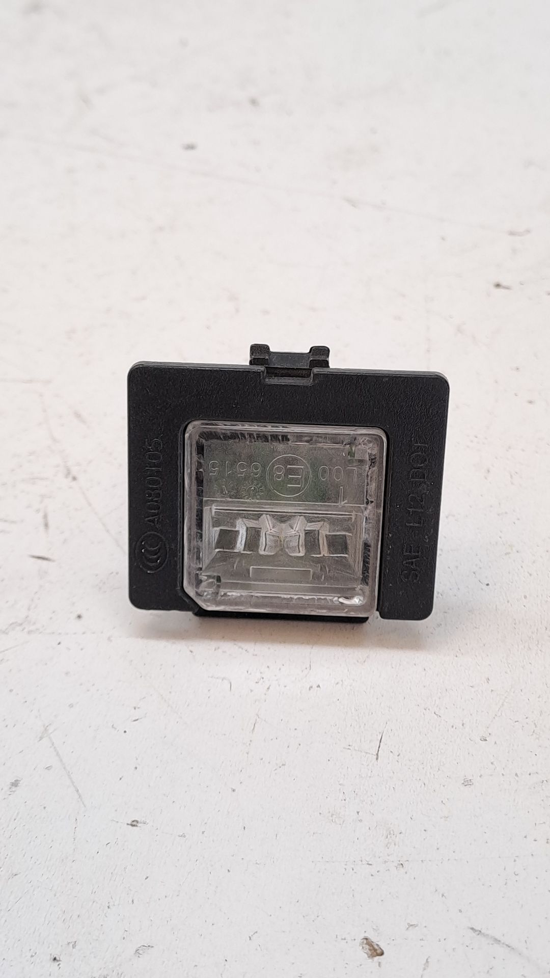 Luz da matrícula MERCEDES-BENZ VITO MIXTO (447)