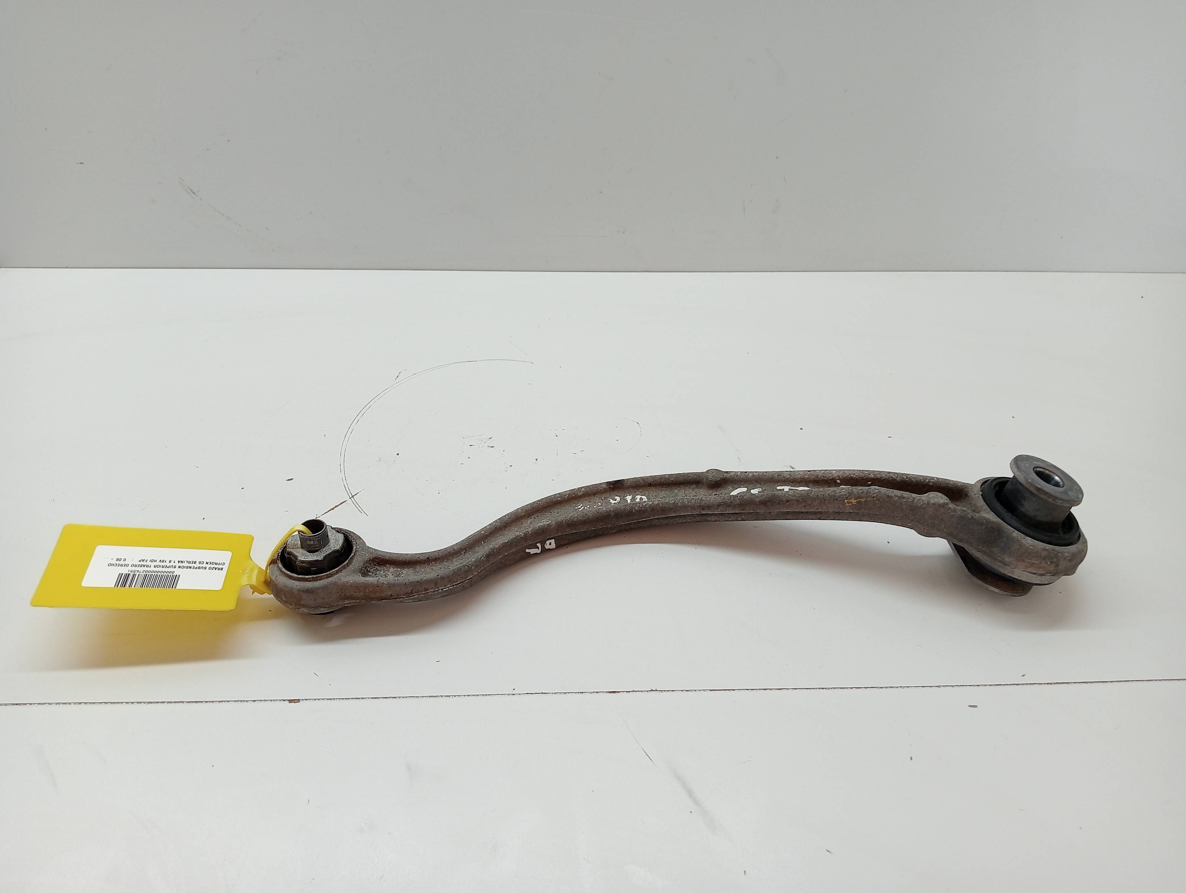brazo suspension superior trasero derecho - Imagen 1
