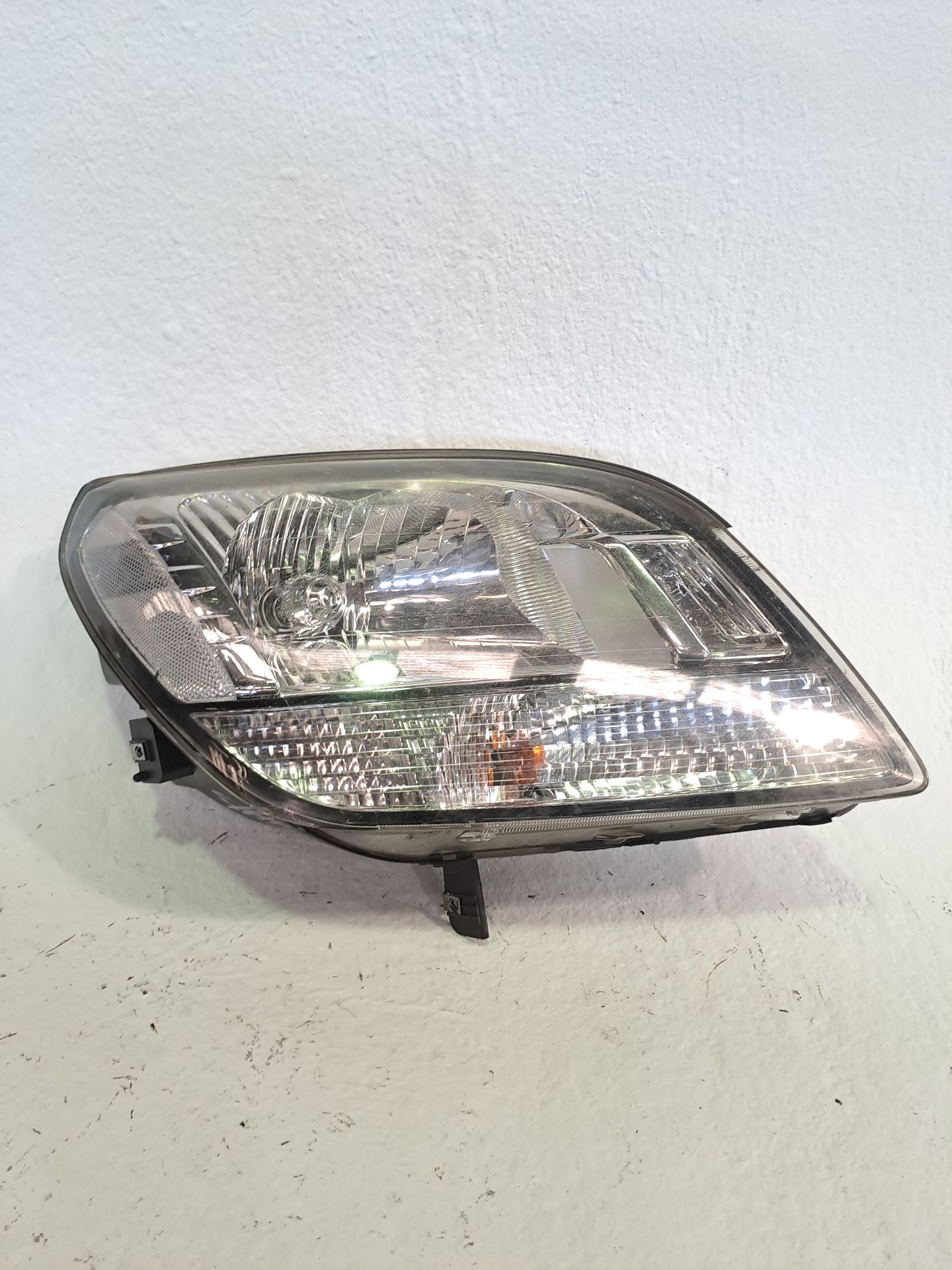 Phare droit CHEVROLET ORLANDO (J309)