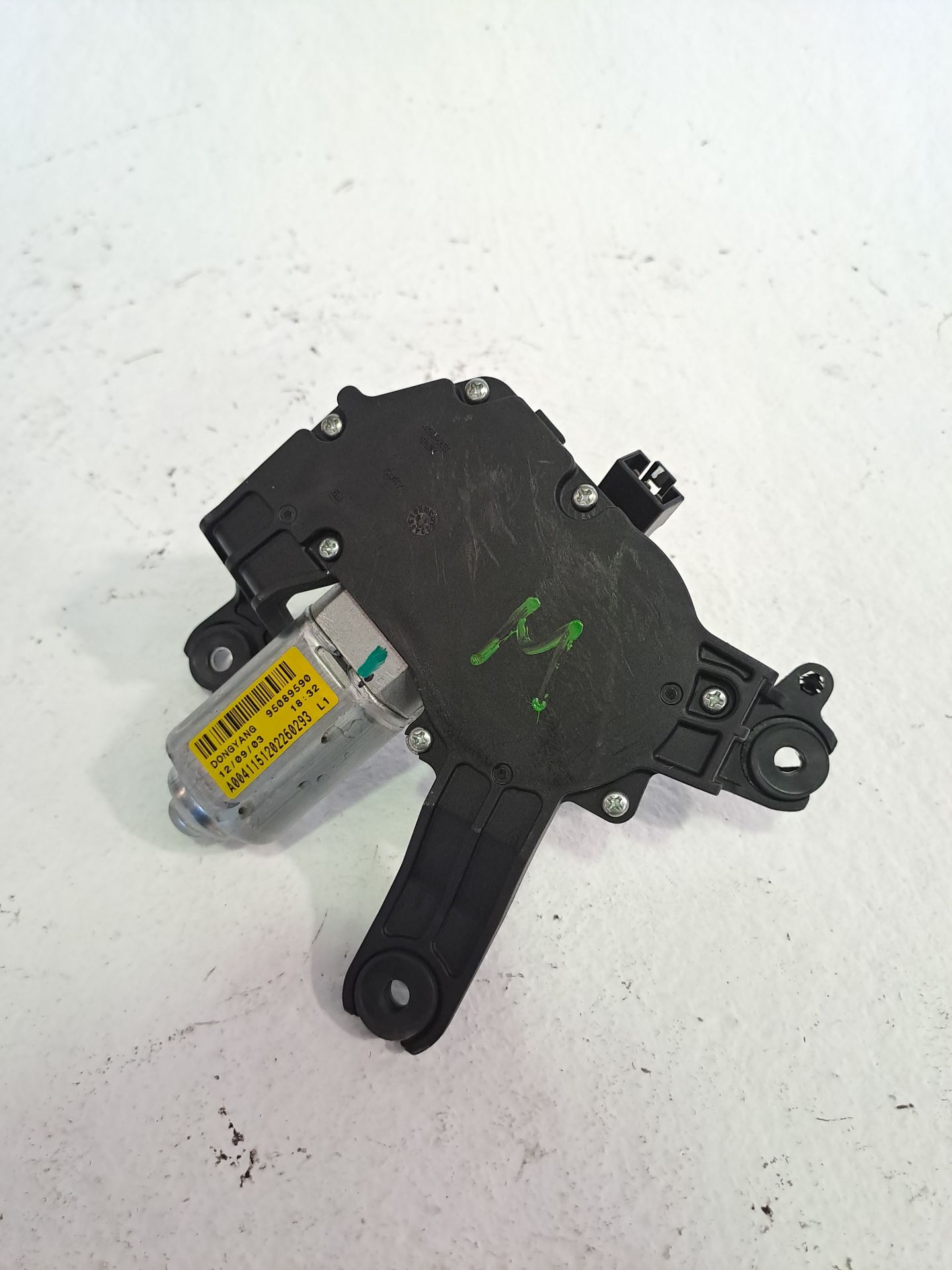 Moteur d'essuie-glace arrière CHEVROLET ORLANDO (J309)
