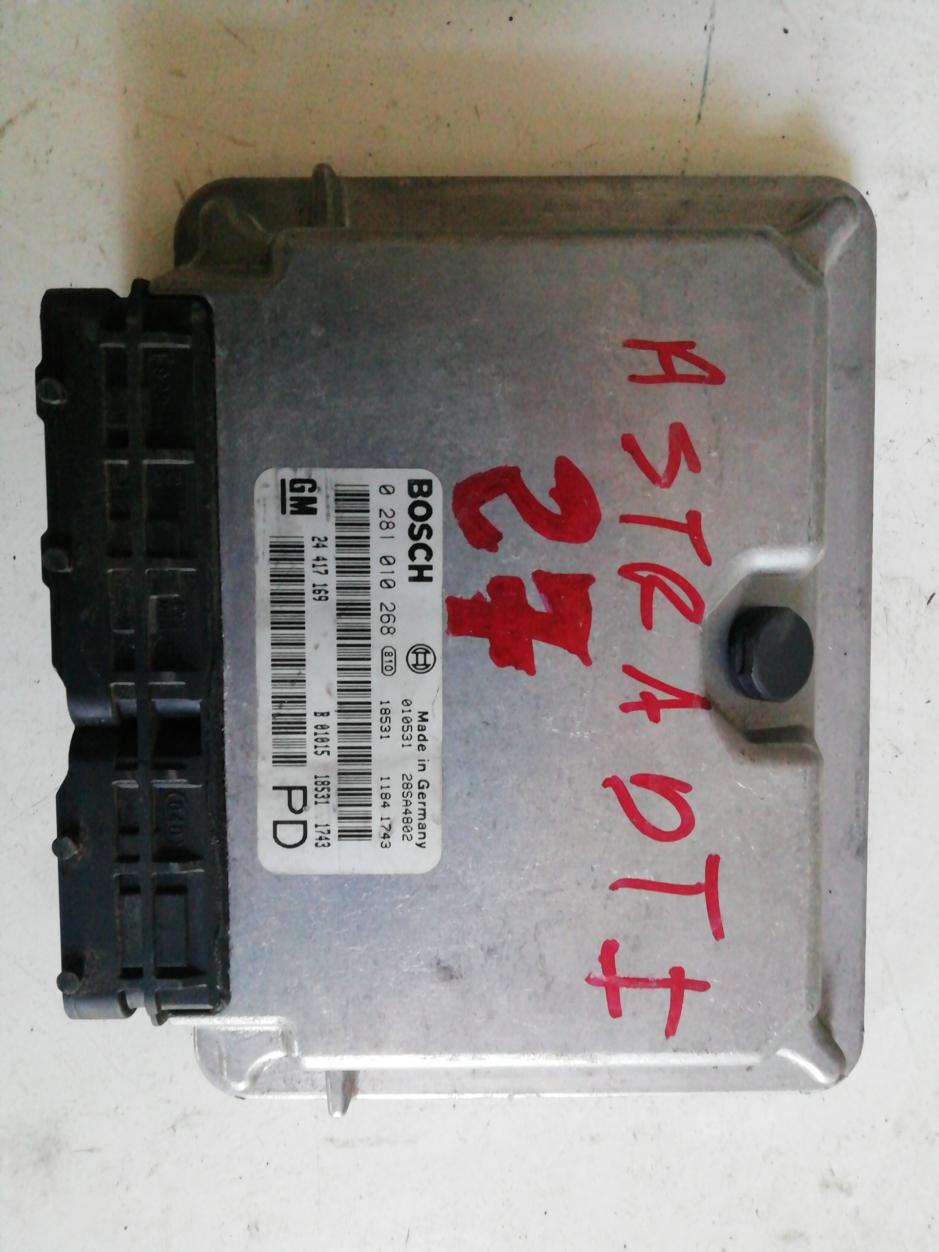 Engine control unit ECU OPEL ASTRA H CARAVAN