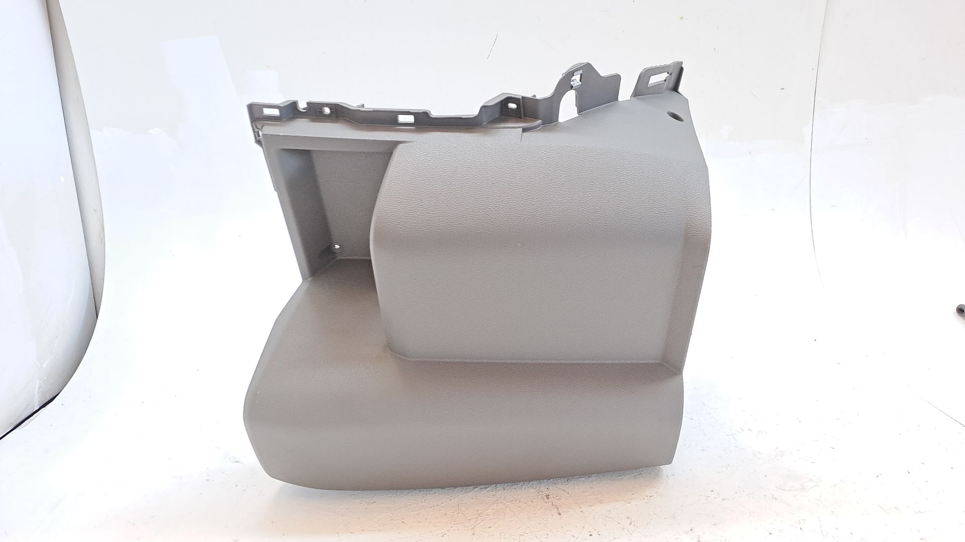 Garniture plastique VOLKSWAGEN TRANSPORTER T5 AUTOBÚS (7HB, 7HJ, 7EB, 7EJ)