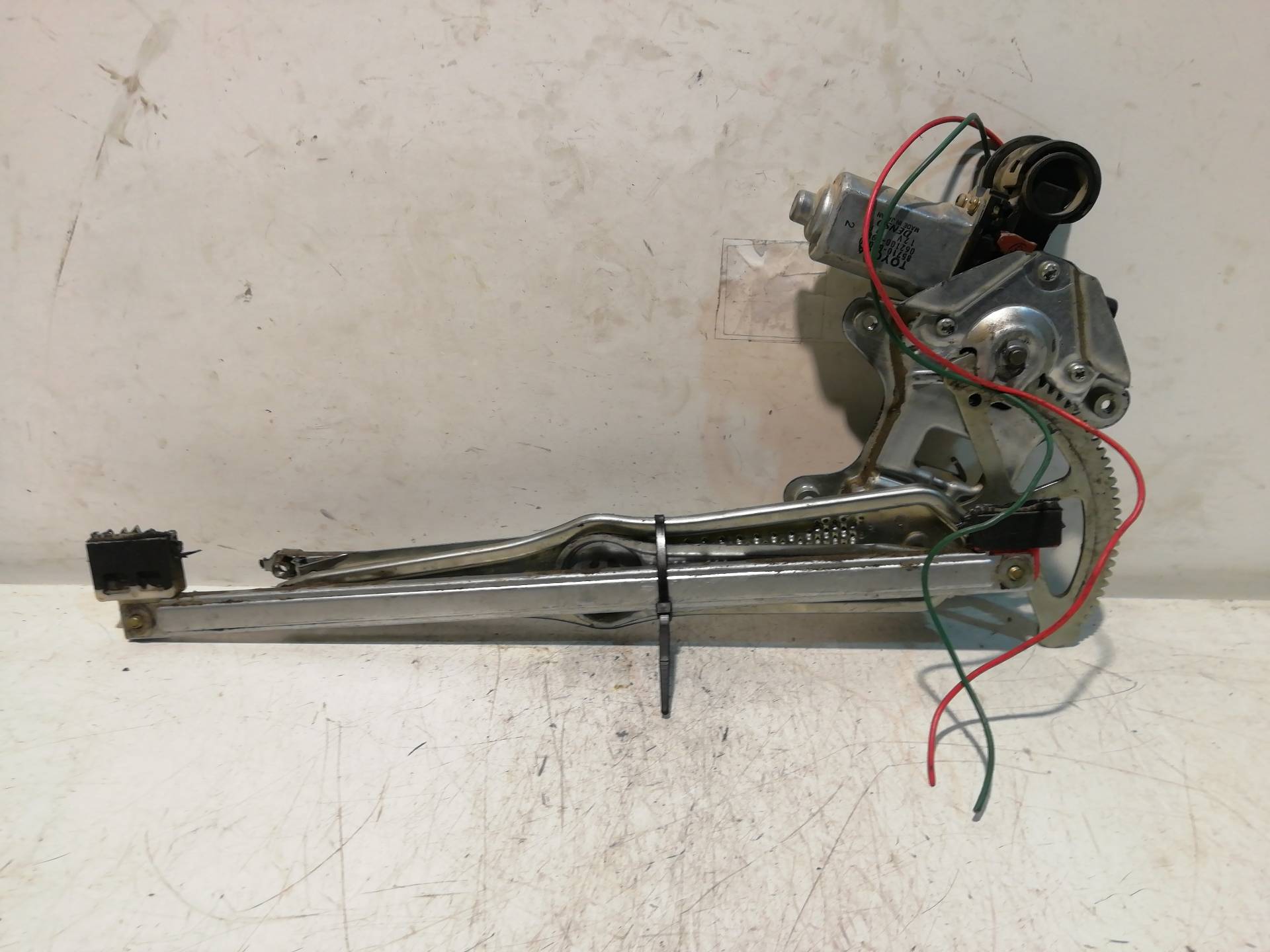 Front right window regulator TOYOTA YARIS (NCP1/NLP1/SCP1)