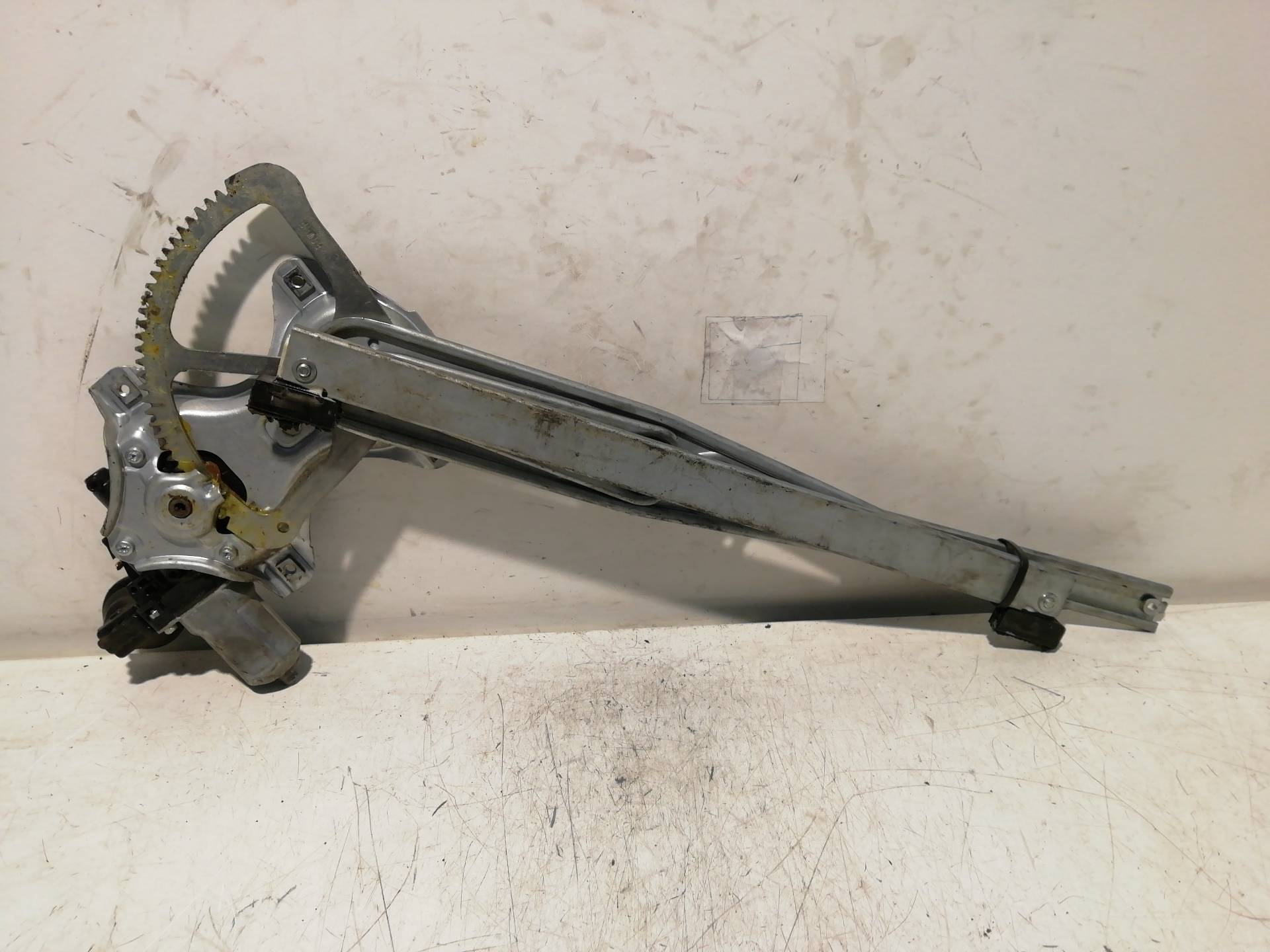 Front right window regulator TOYOTA YARIS (NCP1/NLP1/SCP1)