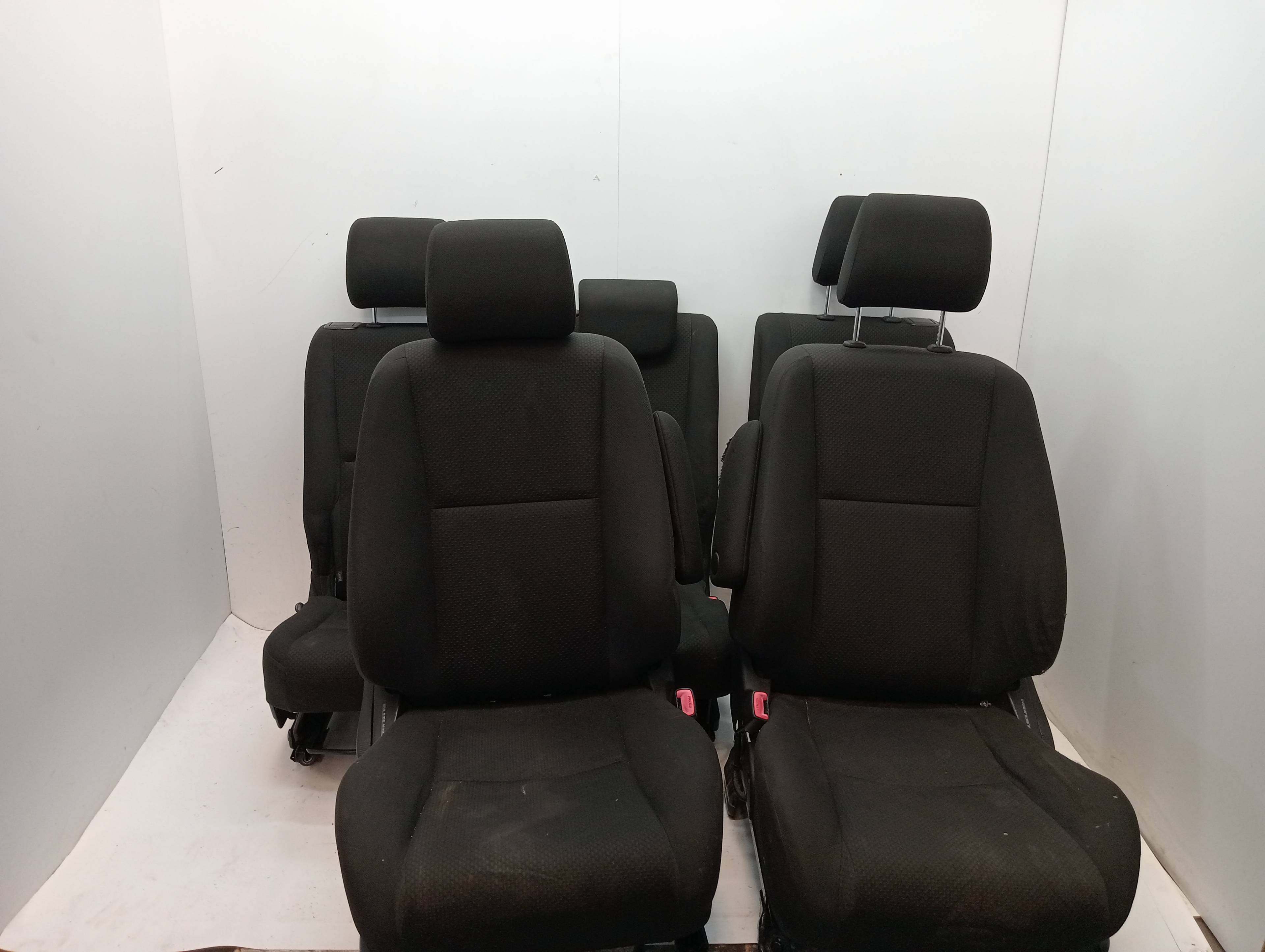 Jeu de sièges complet TOYOTA COROLLA VERSO (R1)