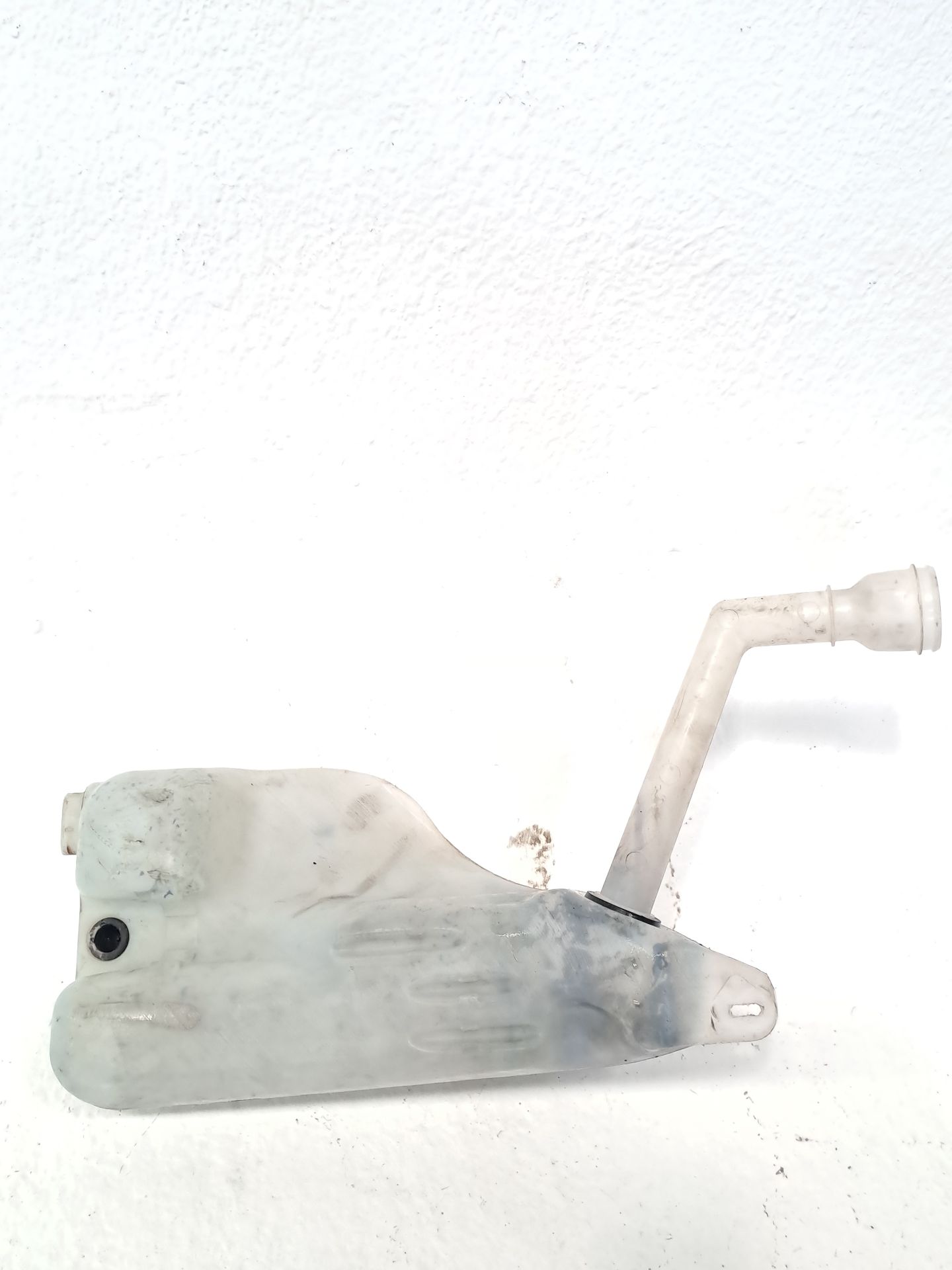 Washer fluid reservoir RENAULT MEGANE III GRANDTOUR (KZ0/1)