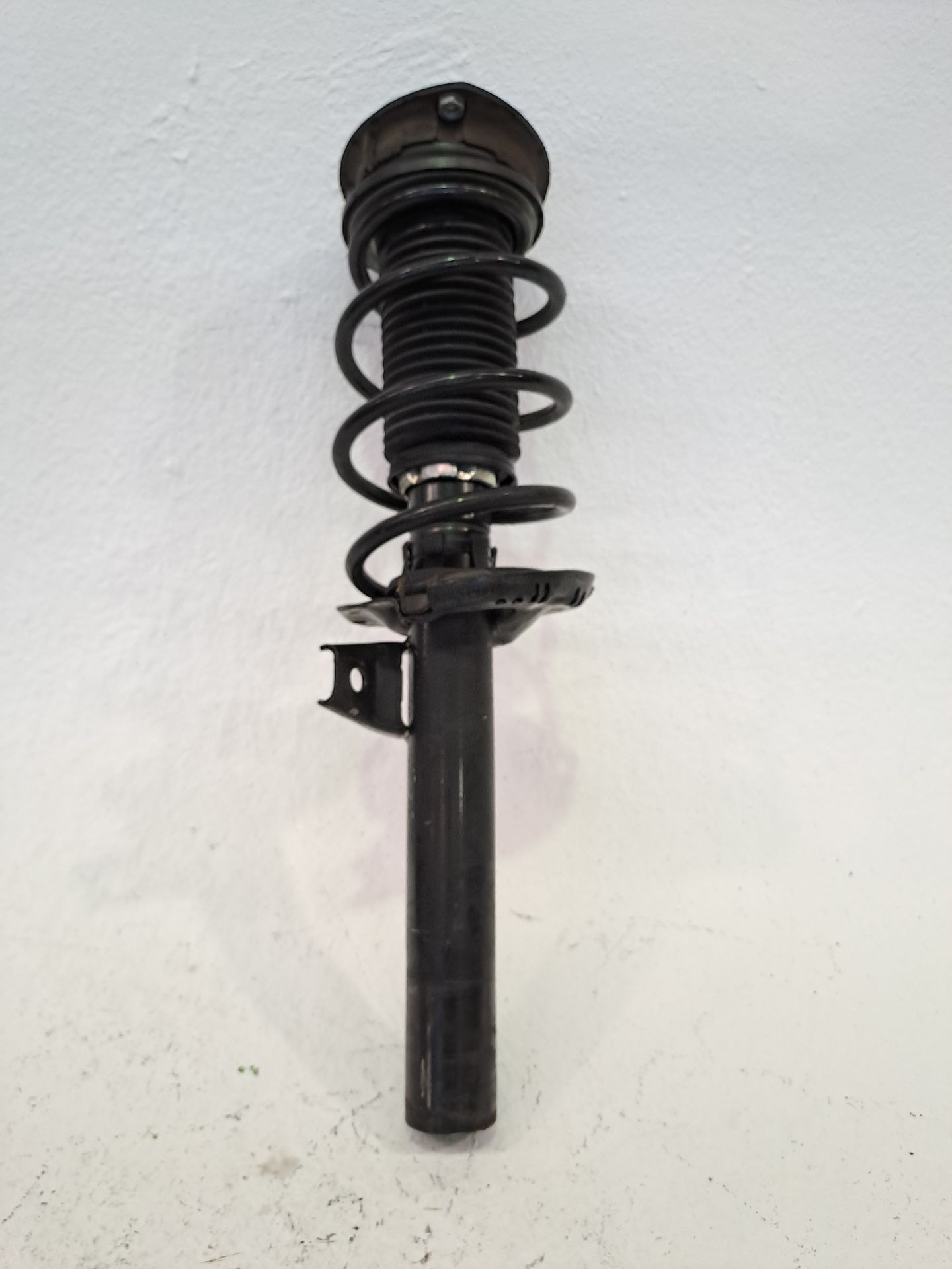 Amortecedor dianteiro esquerdo VOLKSWAGEN GOLF VII LIM. (BQ1)