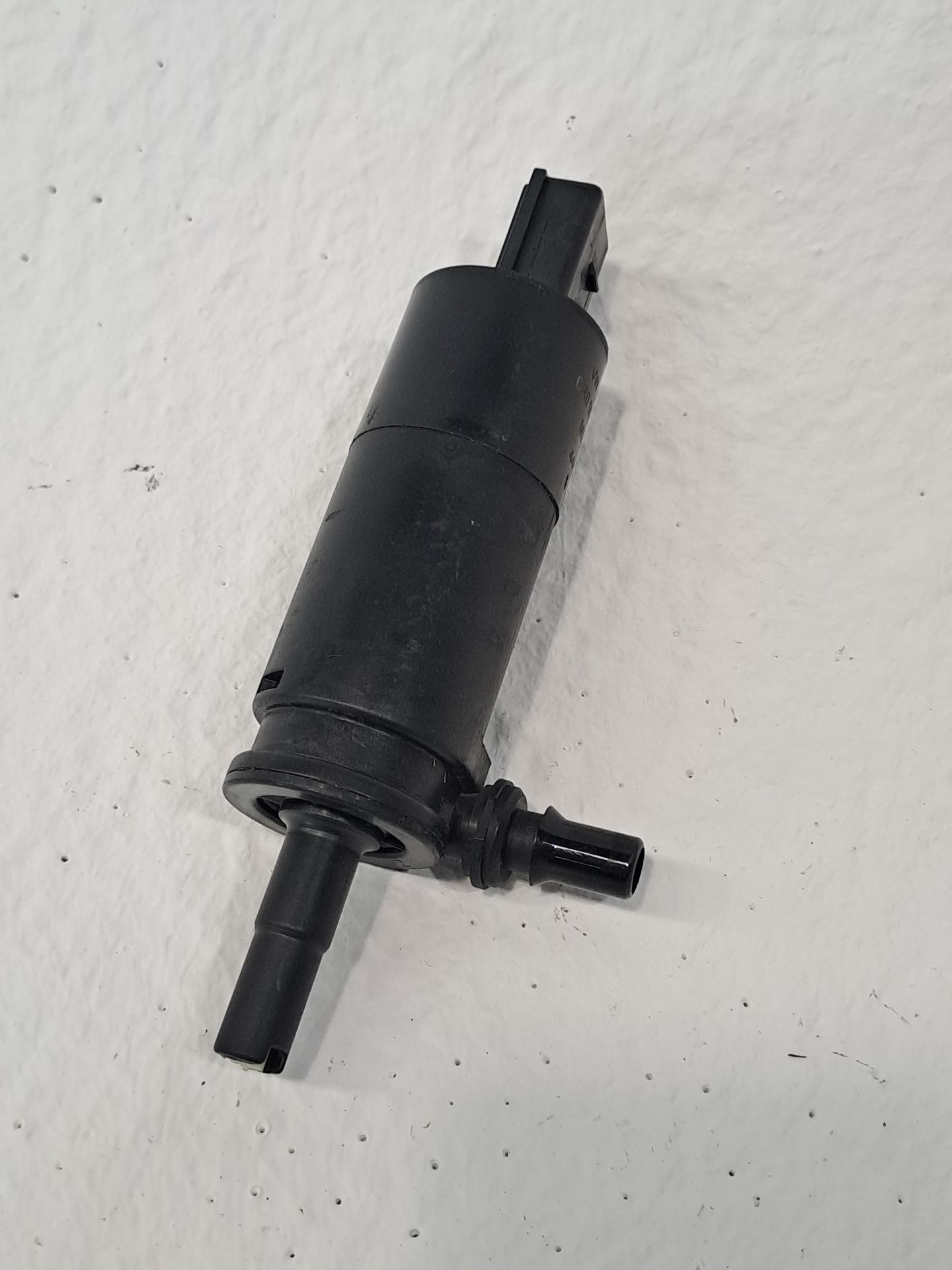 Wischwasserpumpe VOLKSWAGEN GOLF VII LIM. (BQ1)