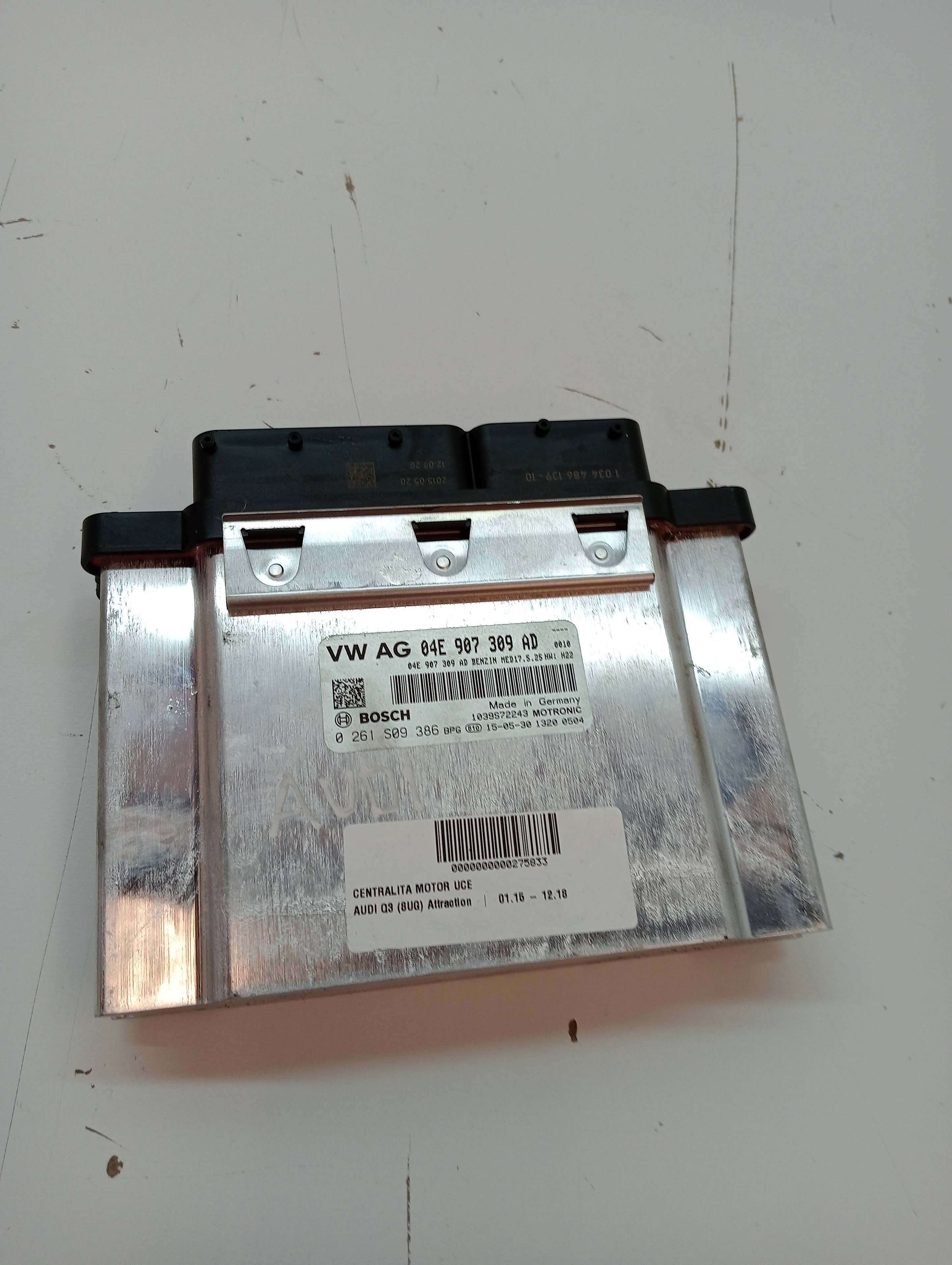 Calculateur moteur AUDI Q3 (8UG)