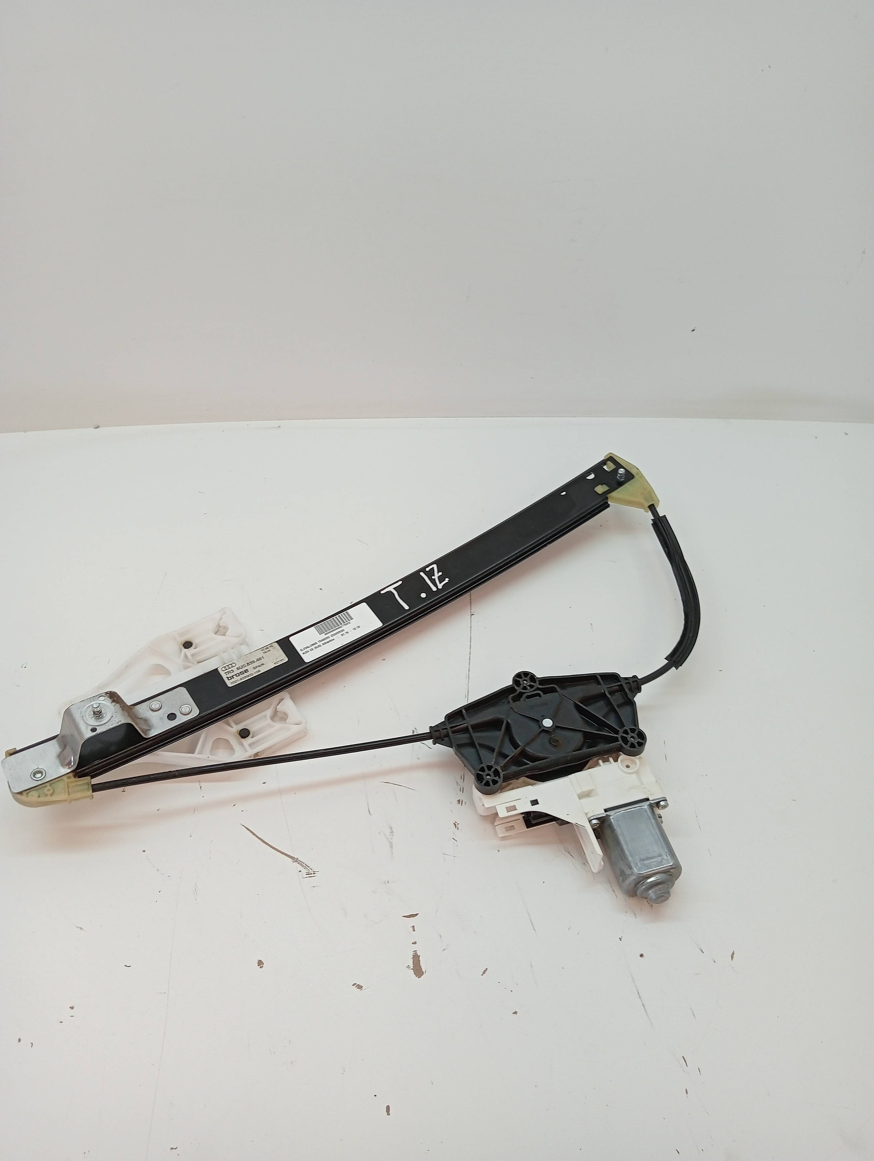 Rear left window regulator AUDI Q3 (8UG)