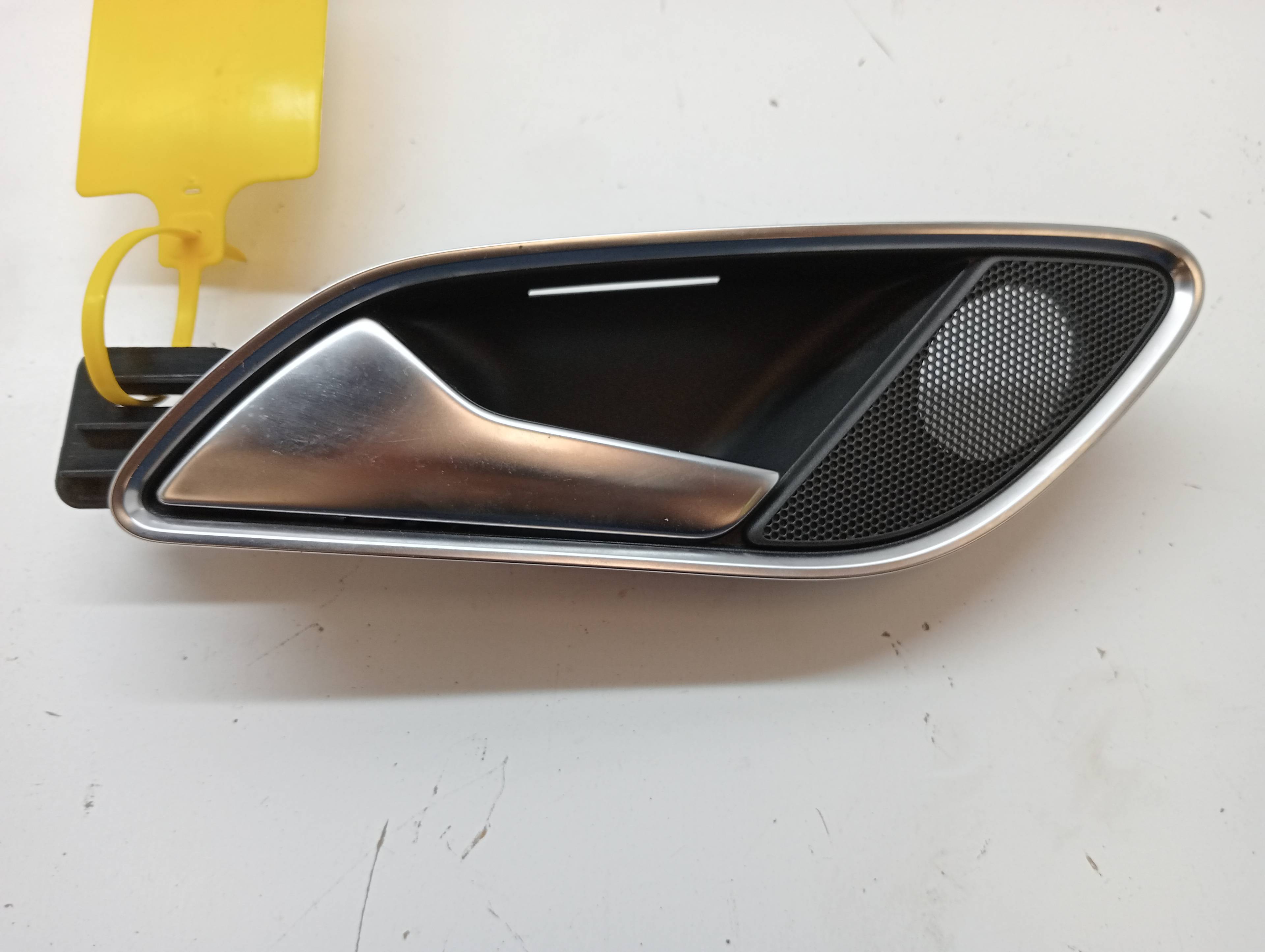 Rear Left Interior Door Handle AUDI Q3 (8UG)
