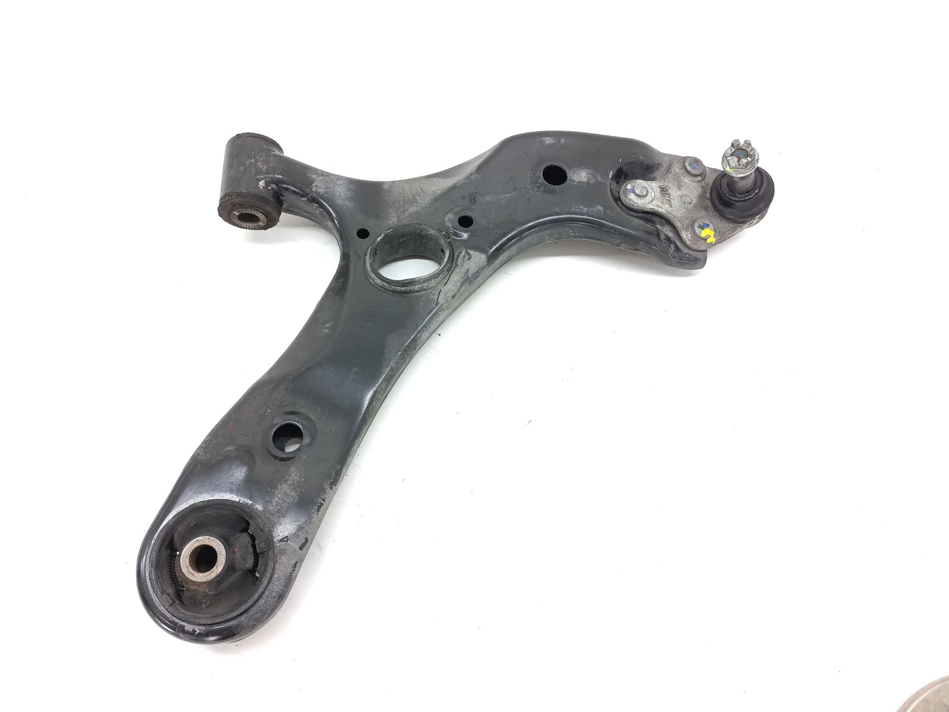 Front Right Lower Control Arm TOYOTA AURIS