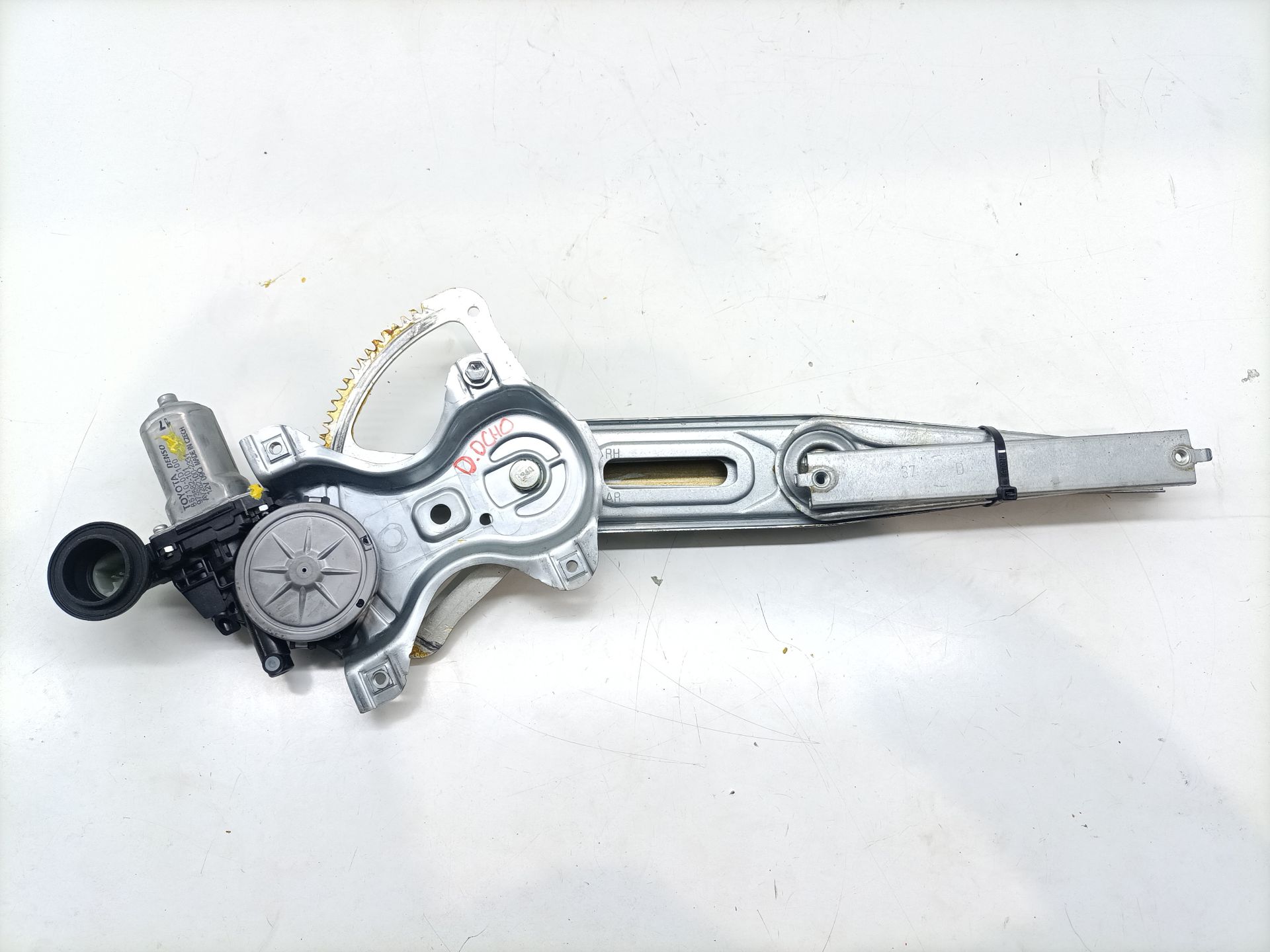ELEVALUNAS DELANTERO DERECHO TOYOTA AURIS