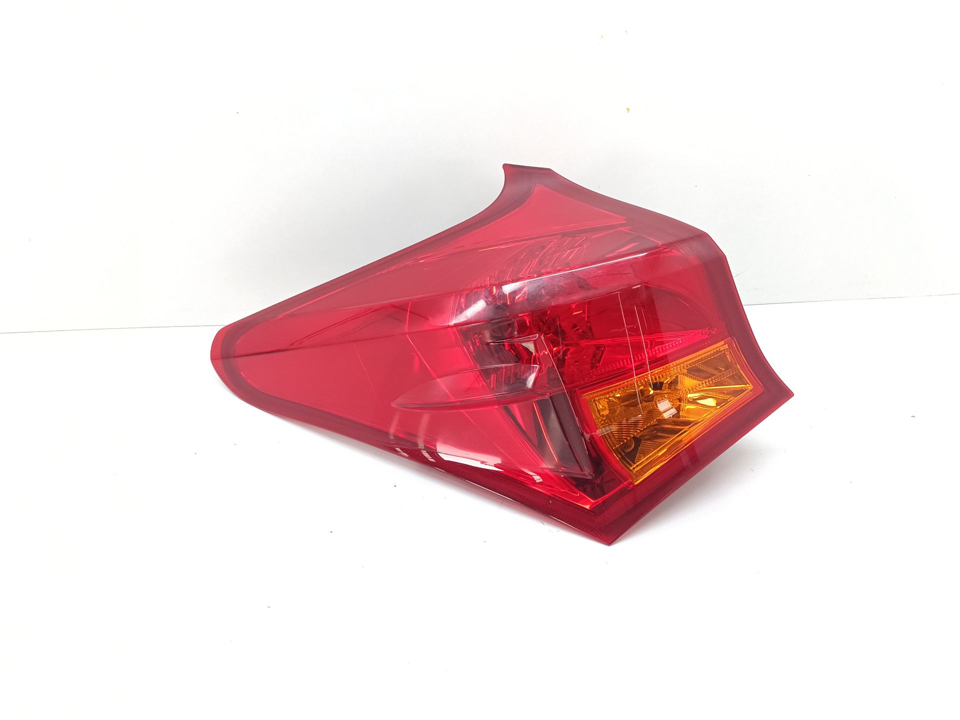 Fanale posteriore sinistro TOYOTA AURIS