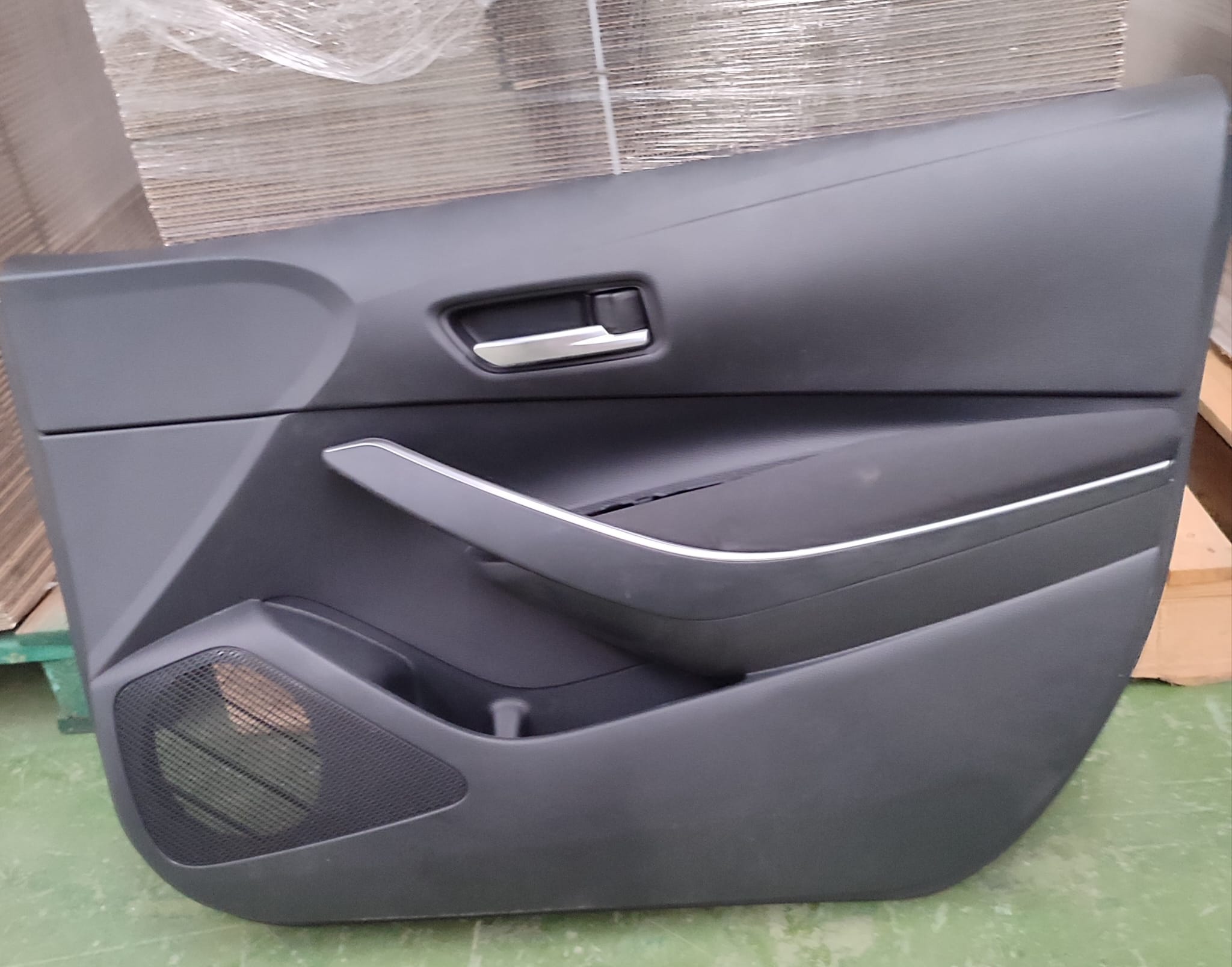 Front Right Door Trim Panel TOYOTA COROLLA (E15)