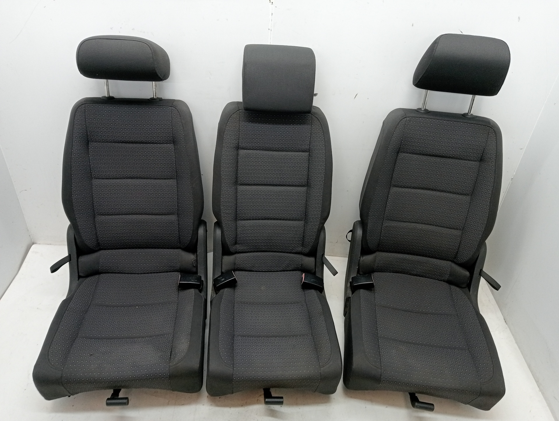 Jeu de sièges complet VOLKSWAGEN TOURAN (1T1)