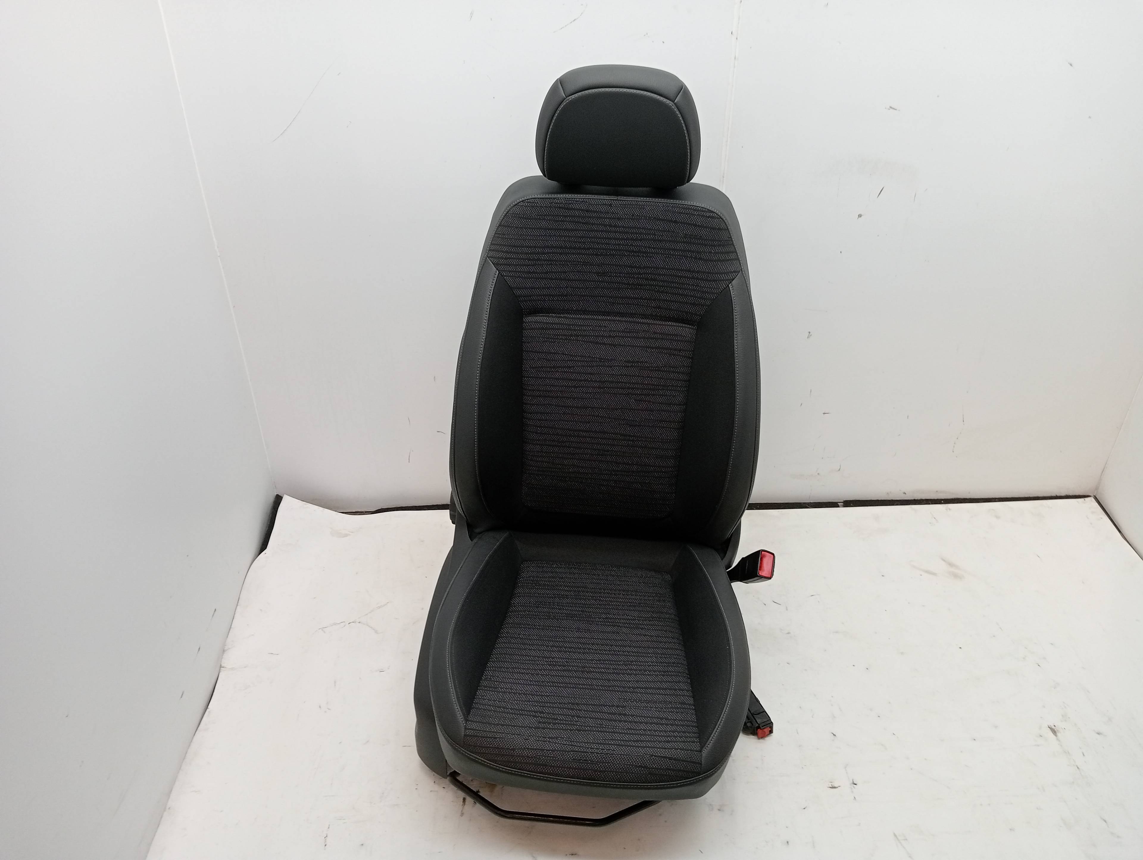 Vordersitz rechts OPEL CORSA D