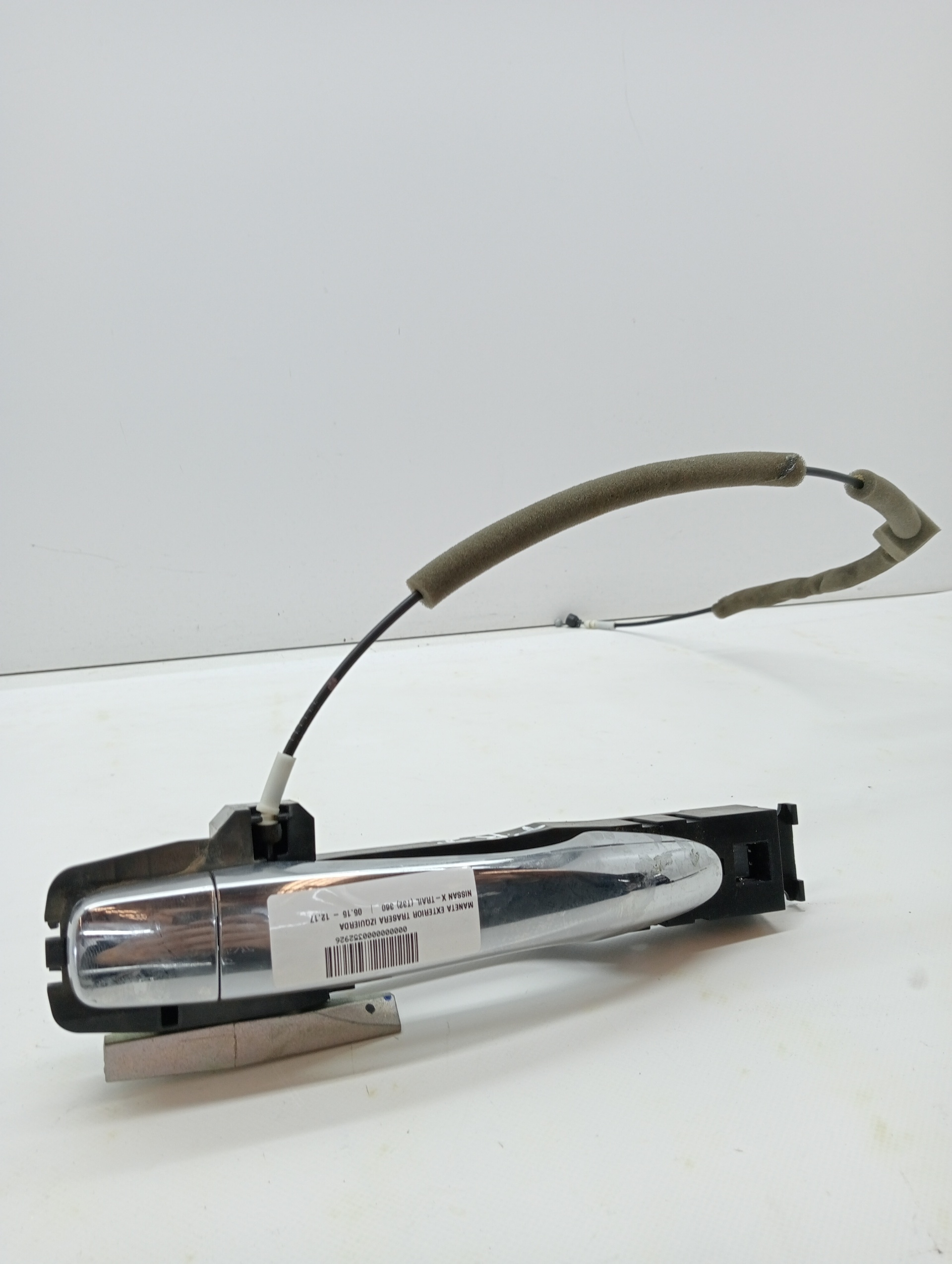 Puxador externo traseiro esquerdo NISSAN X-TRAIL (T32)