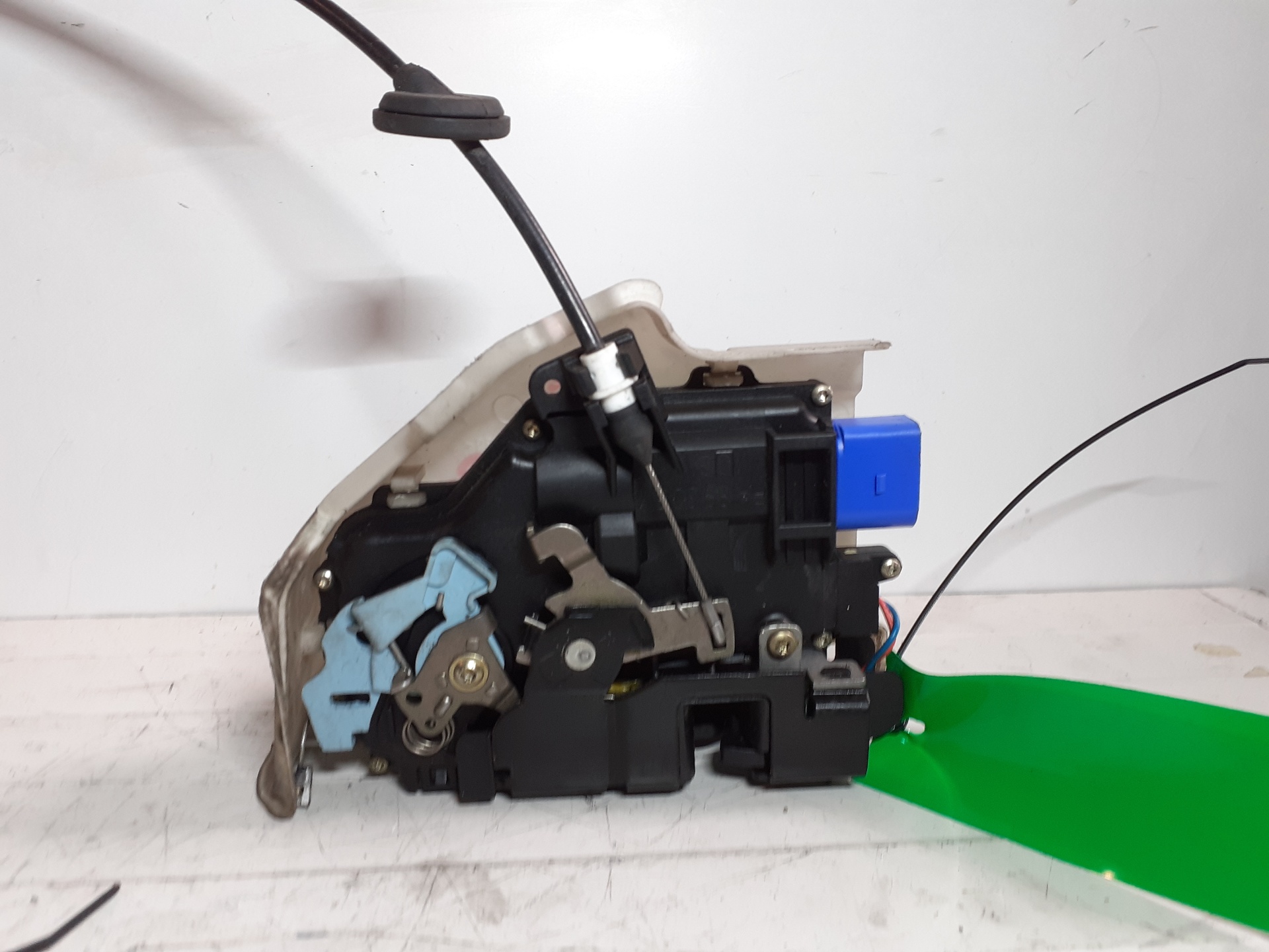 Fechadura da porta dianteira esquerda VOLKSWAGEN GOLF V BERLINA (1K1)