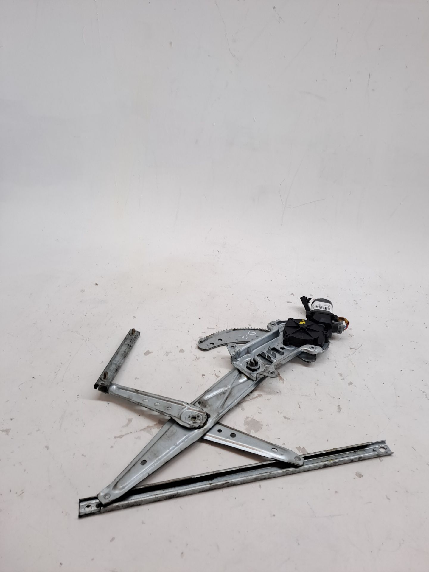 Front left window regulator NISSAN MICRA (K11)