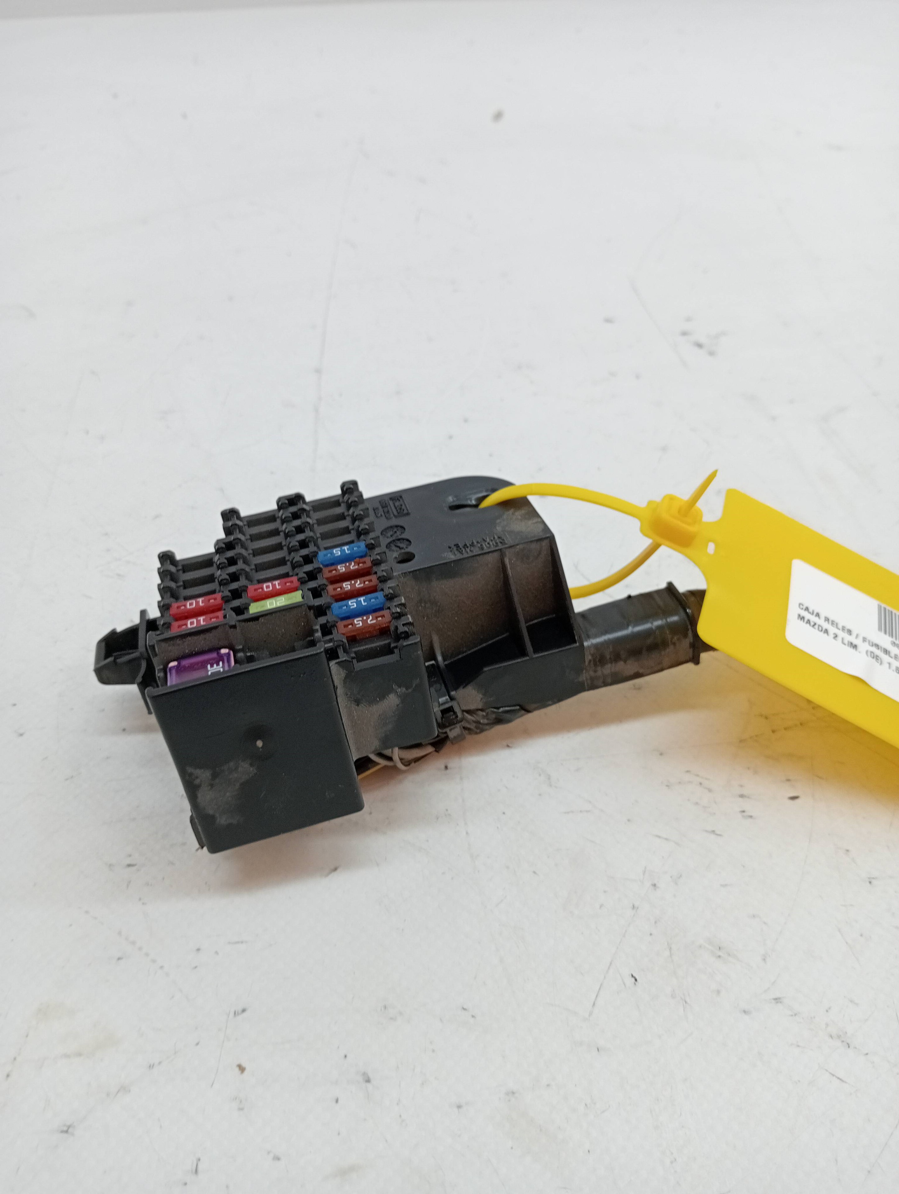 CAJA RELES / FUSIBLES MAZDA 2 LIM. (DE)