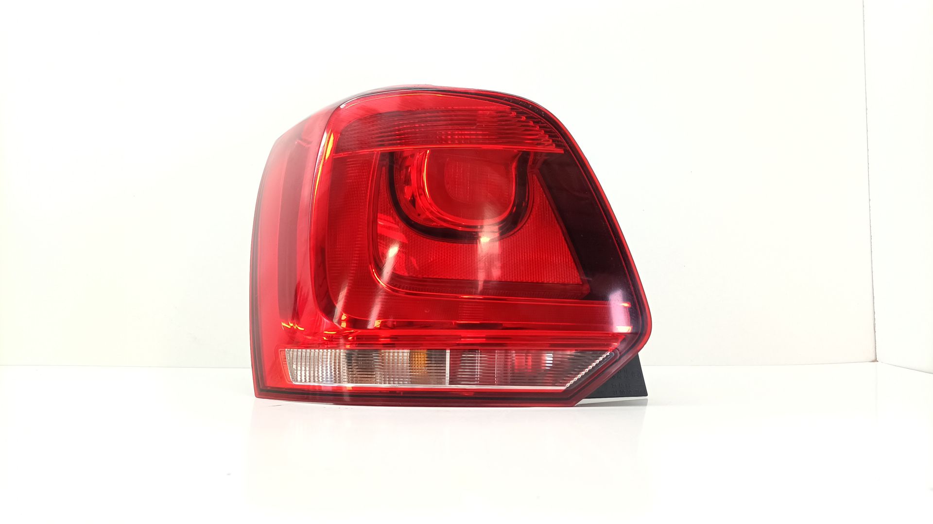 Heckleuchte links VOLKSWAGEN POLO (6R1)