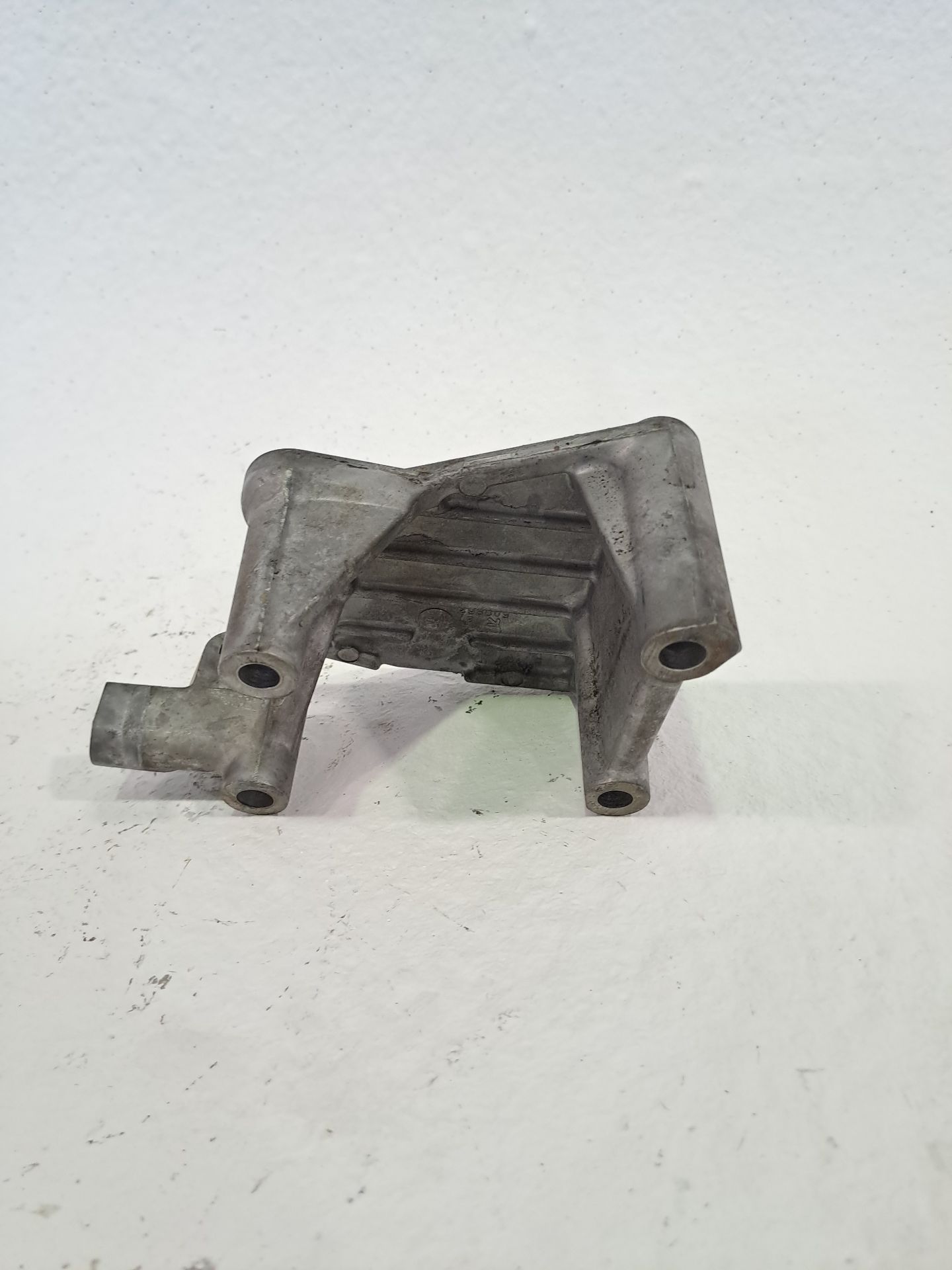 Engine mount MITSUBISHI MONTERO PININ (H60/H70)