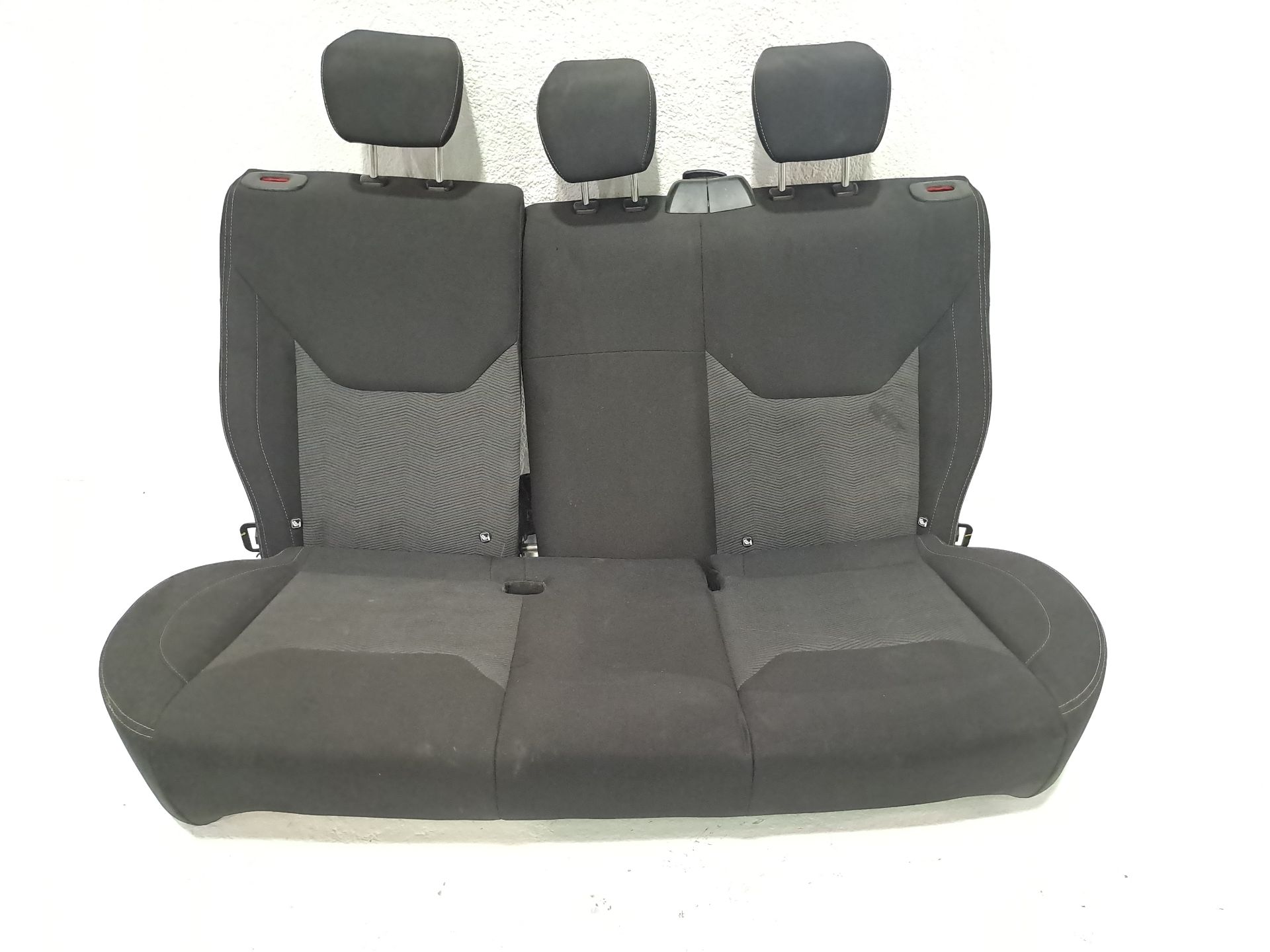 CERRADURA ASIENTOS TRASEROS FORD KA+