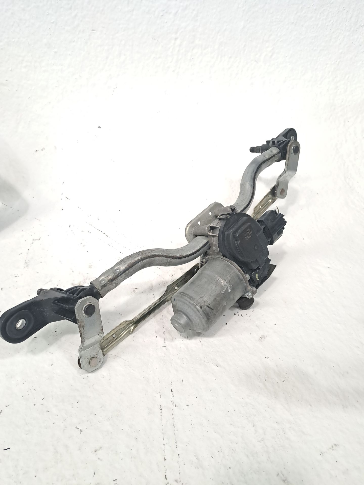 MOTOR LIMPIA DELANTERO FORD KA+