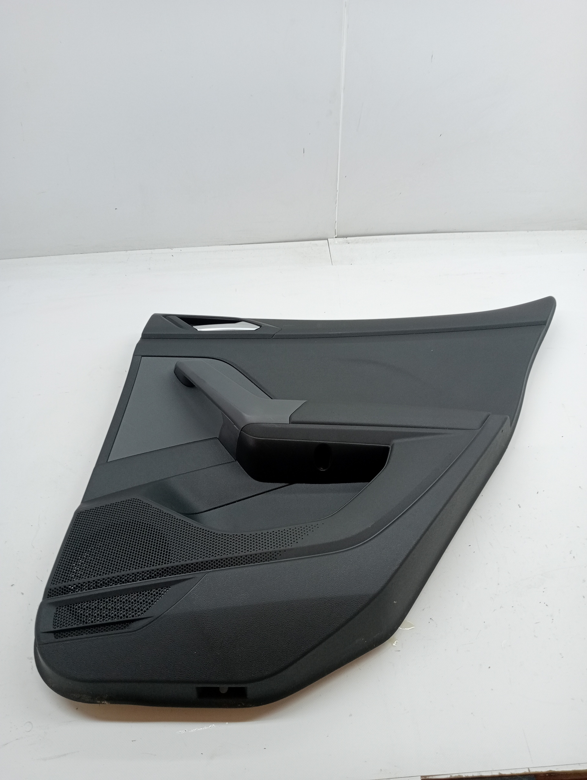 GUARNECIDO PUERTA TRASERA DERECHA VOLKSWAGEN T-CROSS