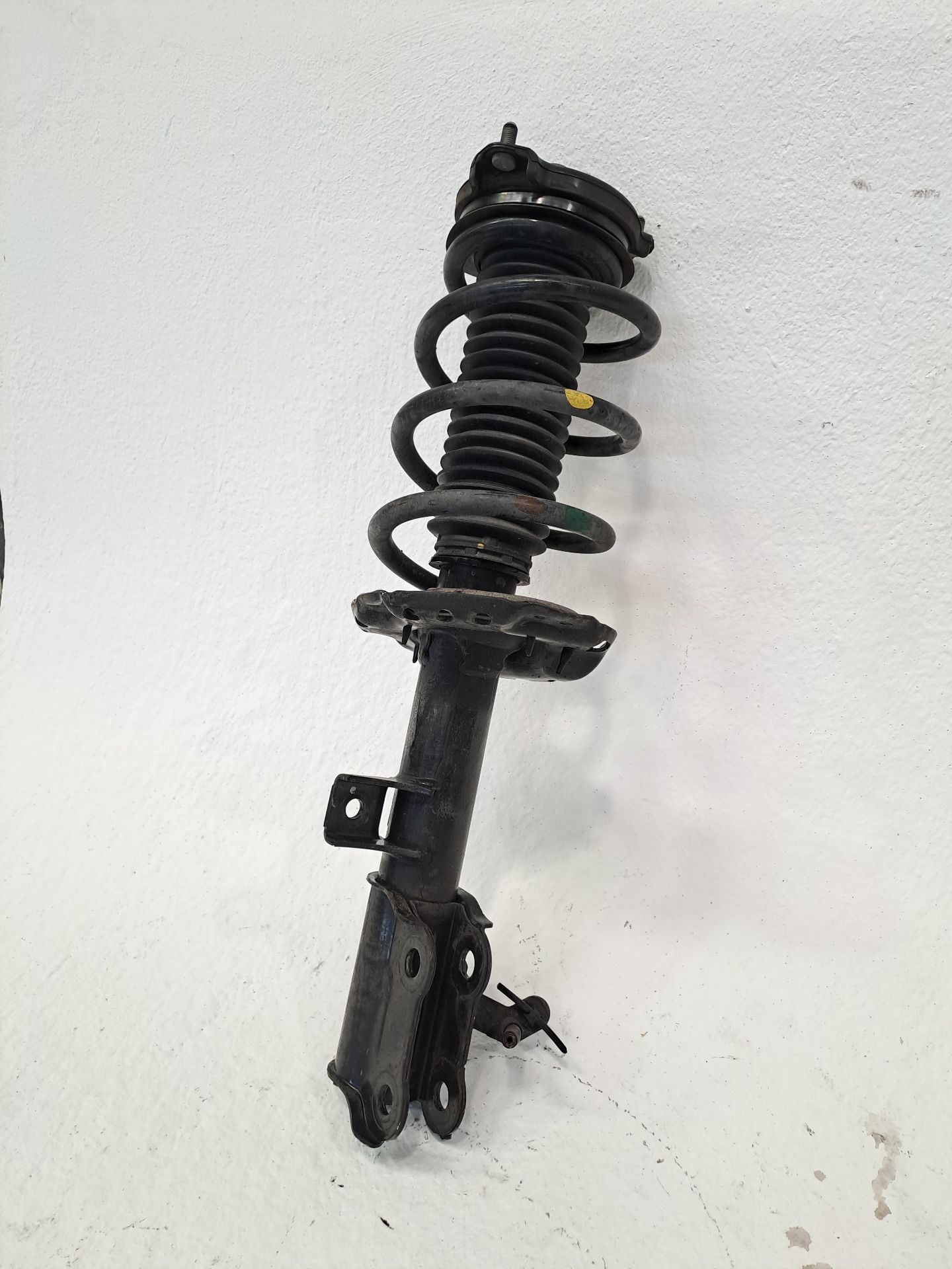 Front Left Shock Absorber HYUNDAI TUCSON