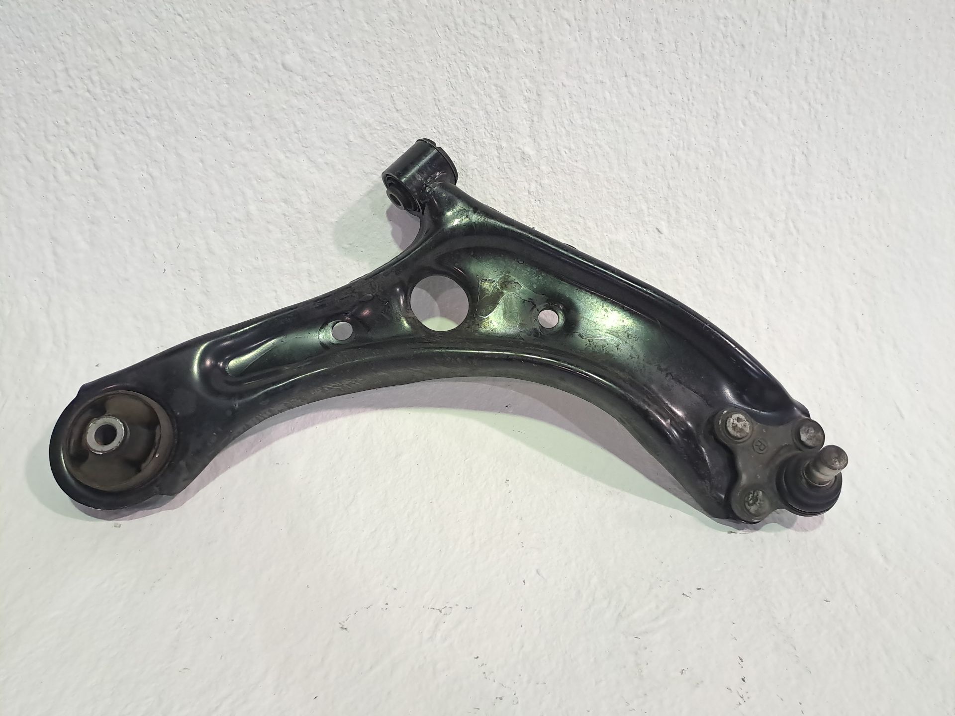 Braço de suspensão inferior dianteiro direito HYUNDAI TUCSON