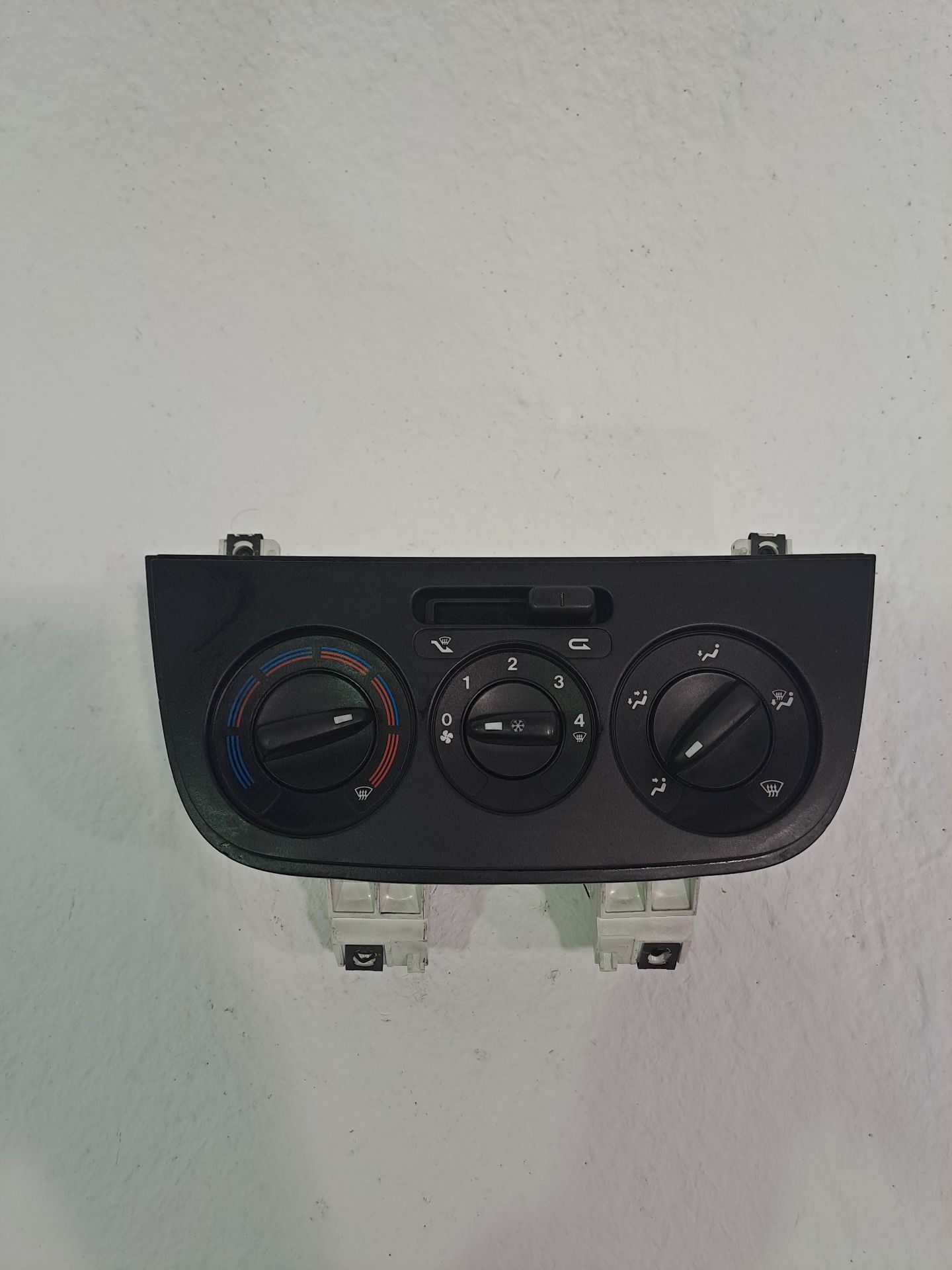 MANDO CLIMATIZADOR PEUGEOT BIPPER