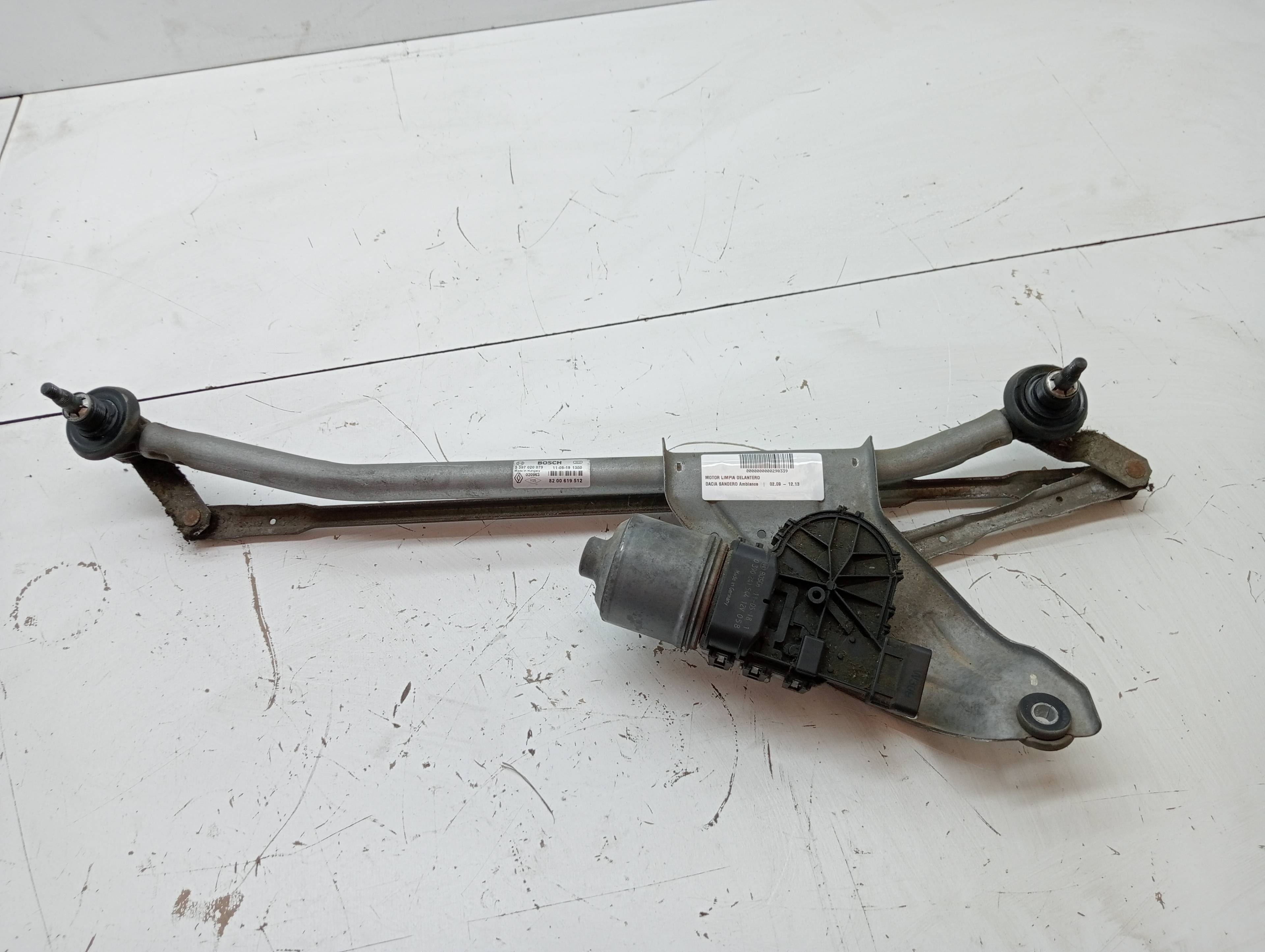 Scheibenwischermotor vorne DACIA SANDERO