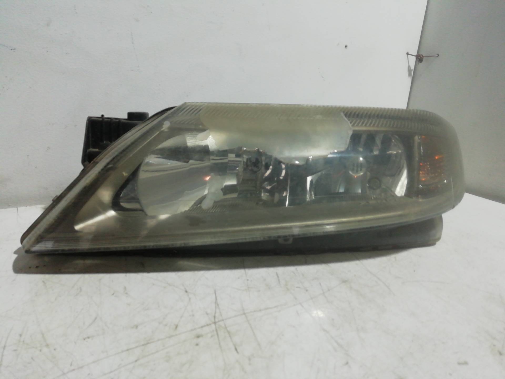 Left headlight RENAULT LAGUNA II (BG0)