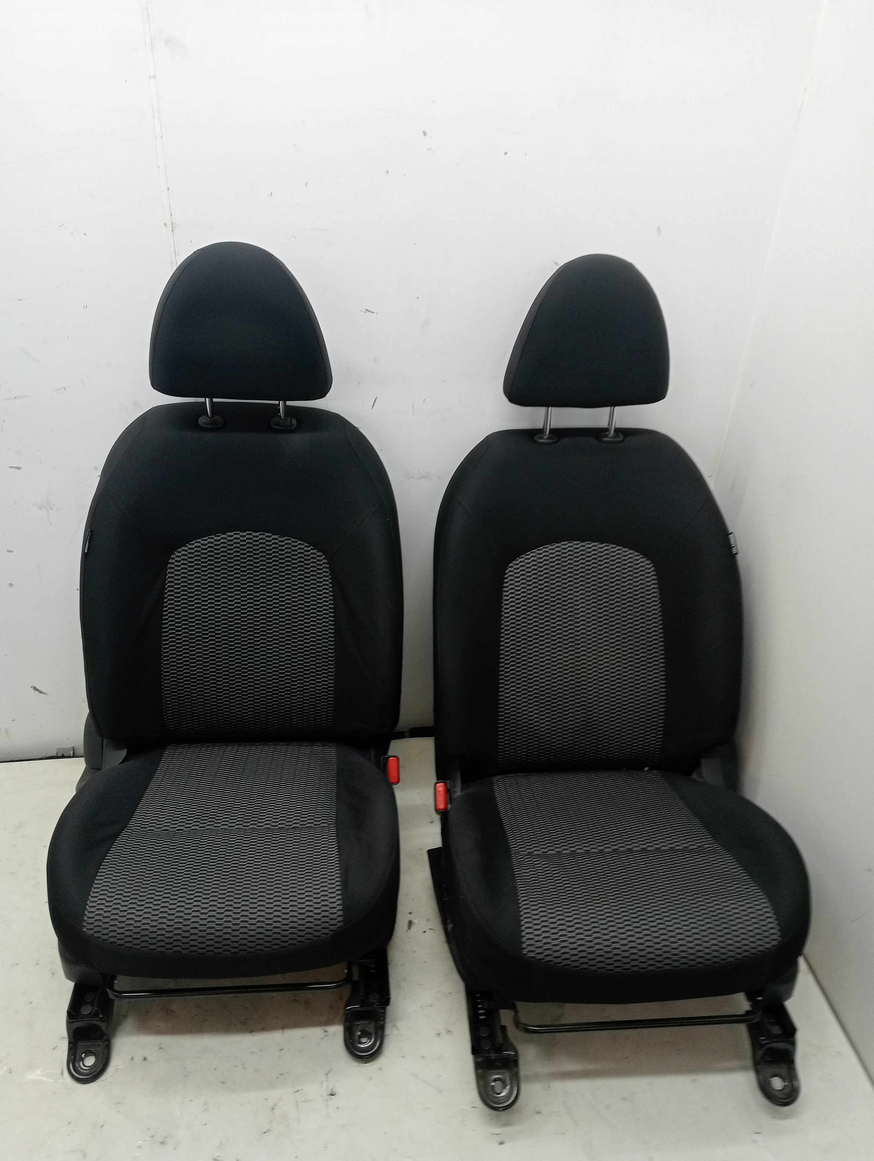 Jeu de sièges complet NISSAN MICRA (K13)