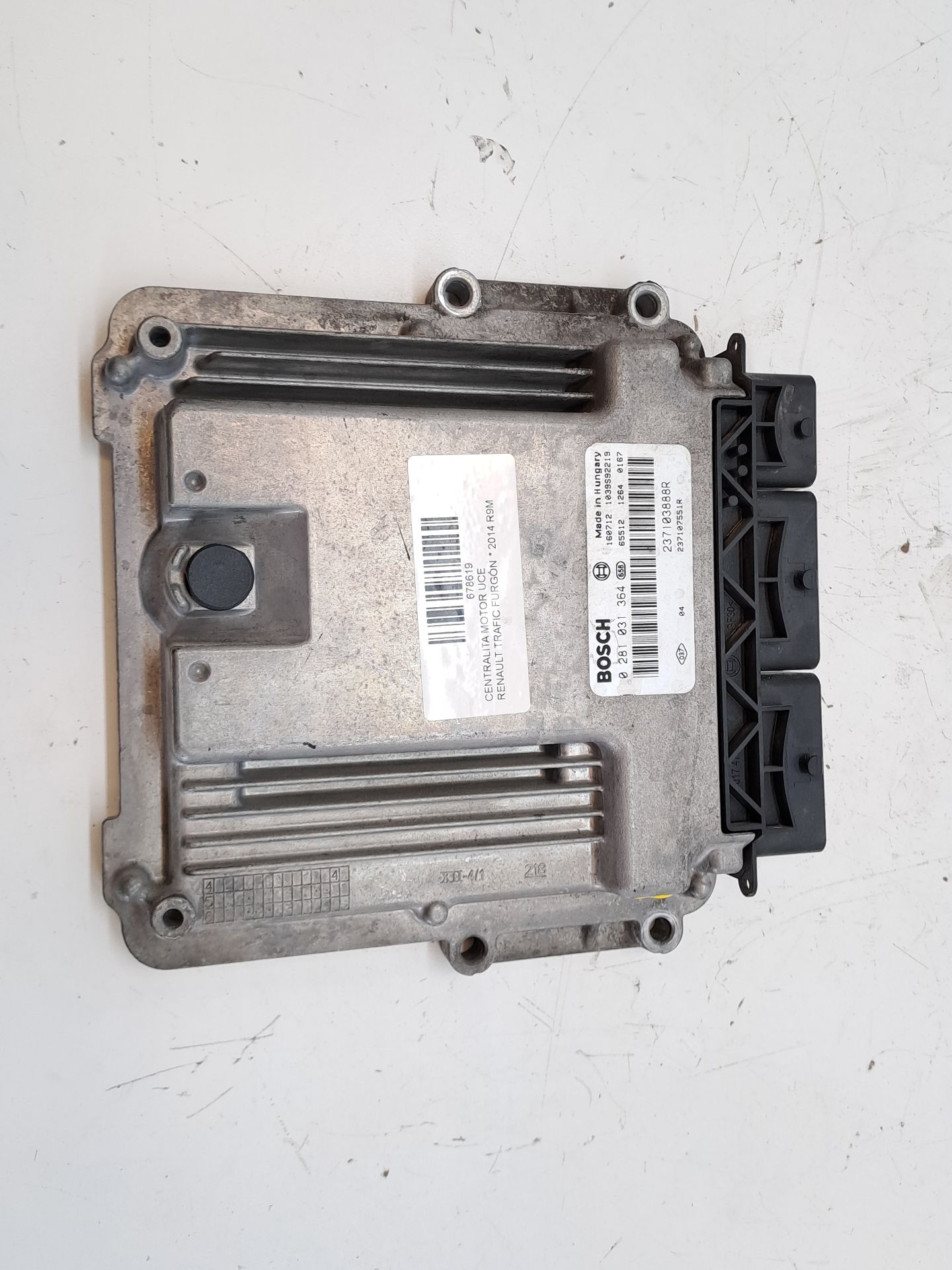 Engine control unit ECU RENAULT TRAFIC FURGÓN