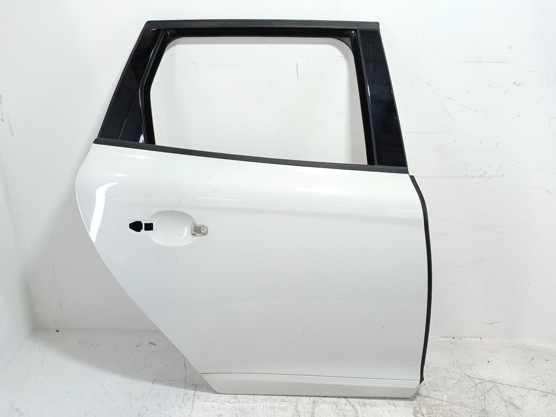PUERTA TRASERA DERECHA VOLVO XC60