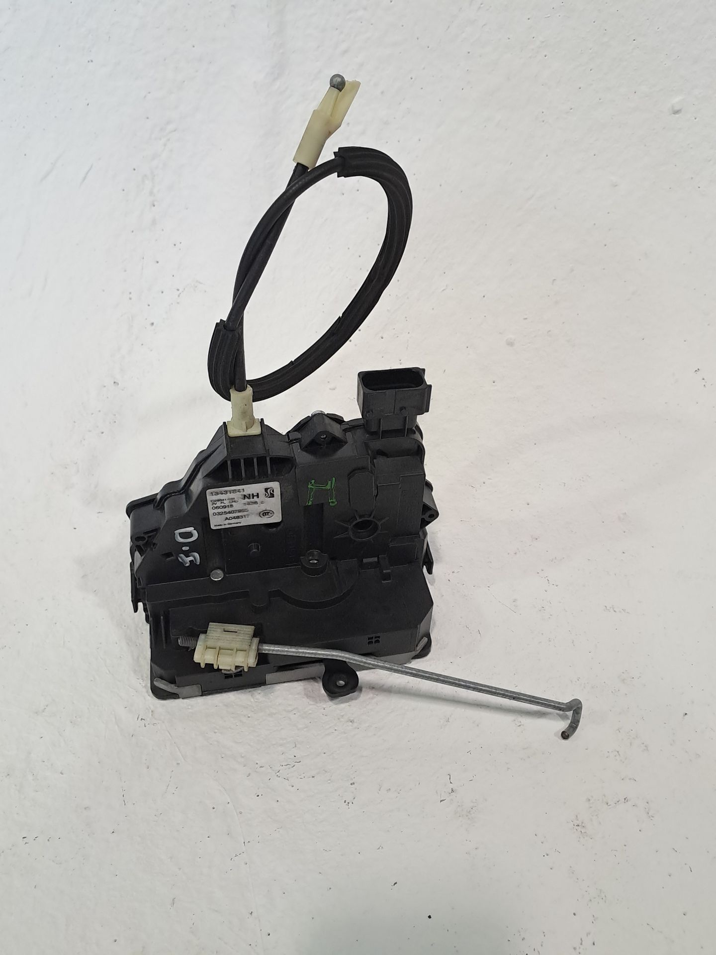 Front left door lock OPEL CORSA F